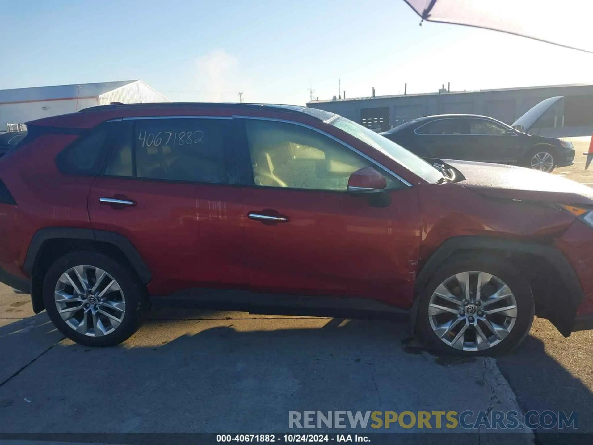 14 Photograph of a damaged car JTMN1RFV9MD069407 TOYOTA RAV4 2021