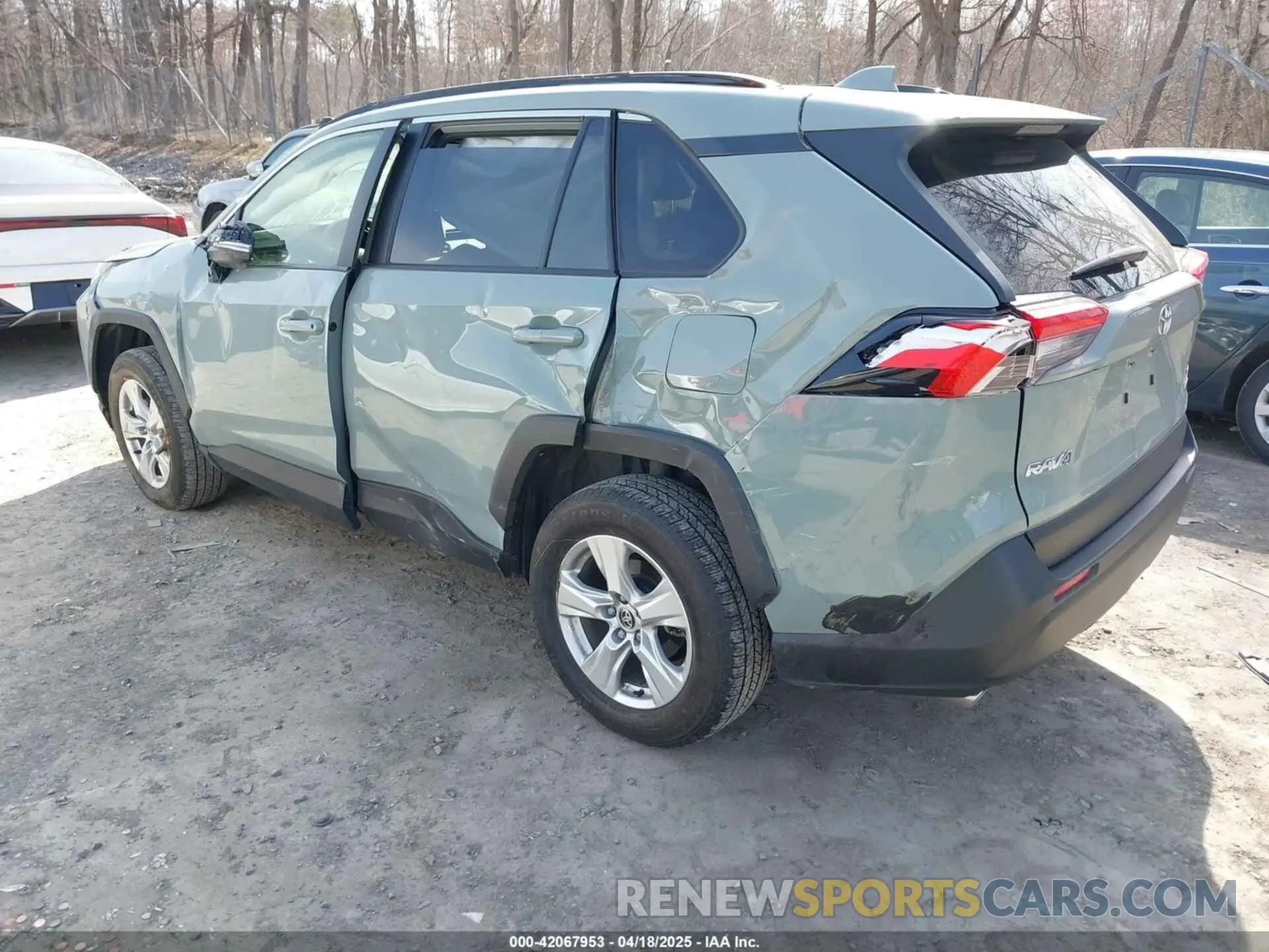 3 Photograph of a damaged car JTMP1RFV1MD076165 TOYOTA RAV4 2021