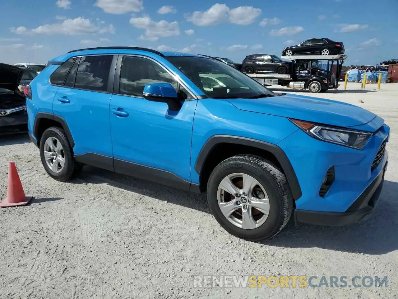 4 Photograph of a damaged car JTMP1RFV2MD070746 TOYOTA RAV4 2021