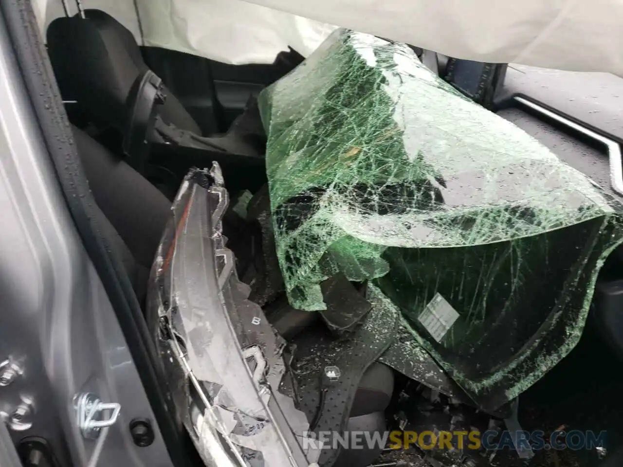 5 Photograph of a damaged car JTMP1RFV3MD072313 TOYOTA RAV4 2021