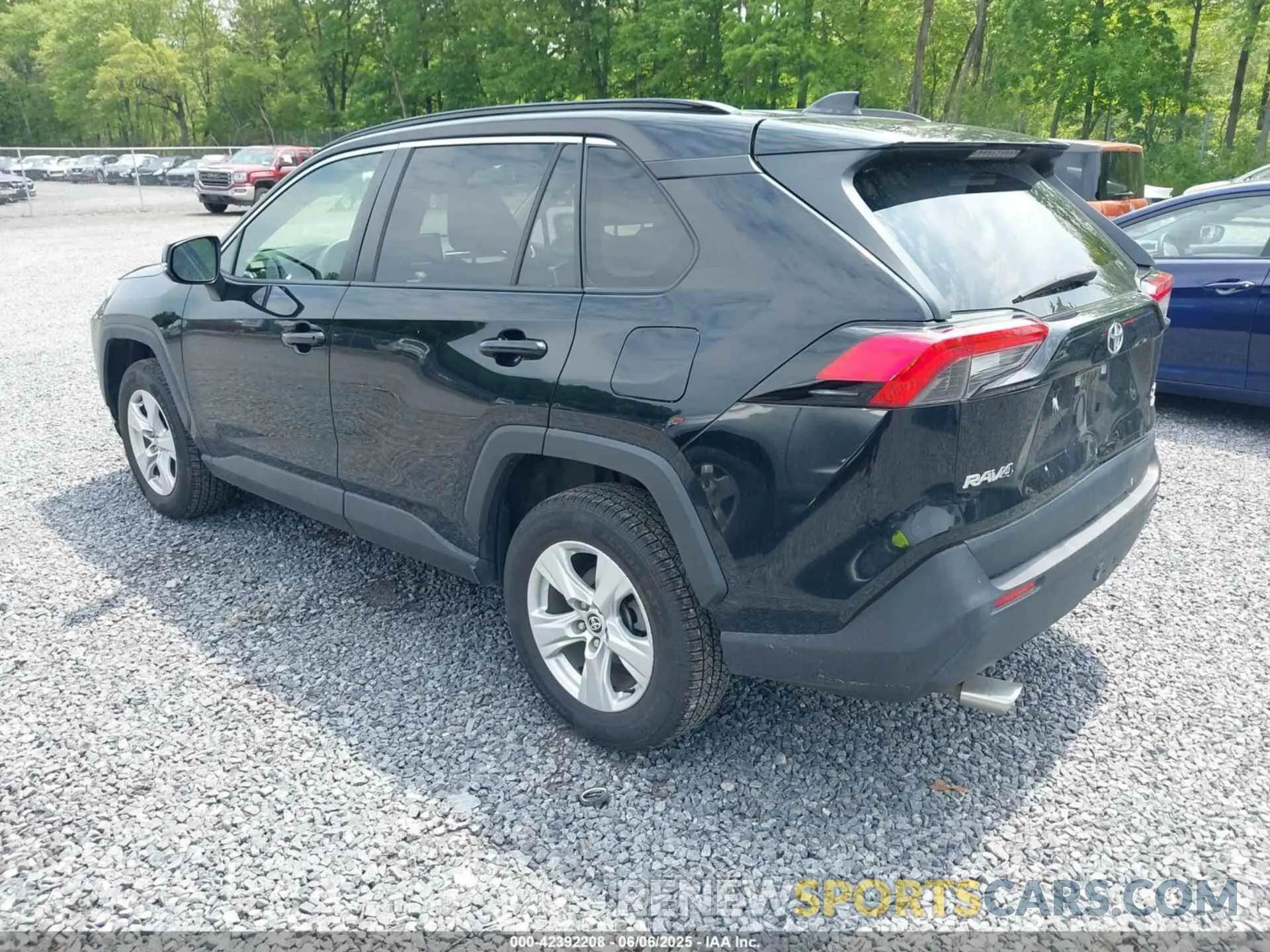 3 Photograph of a damaged car JTMP1RFV3MD532327 TOYOTA RAV4 2021
