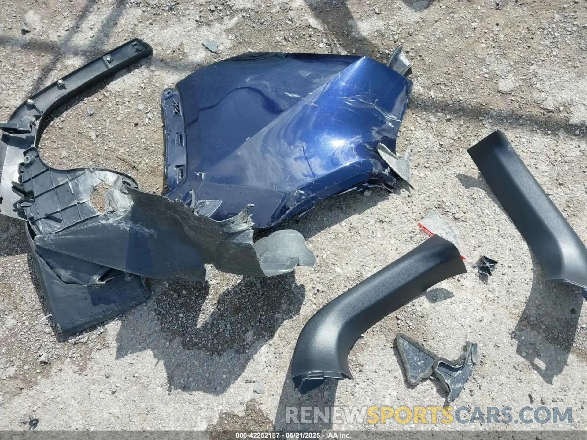 12 Photograph of a damaged car JTMP1RFV4MD071915 TOYOTA RAV4 2021