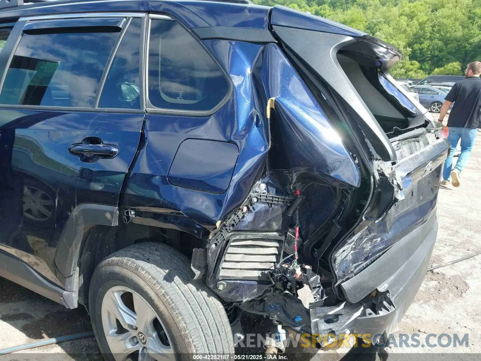 19 Photograph of a damaged car JTMP1RFV4MD071915 TOYOTA RAV4 2021