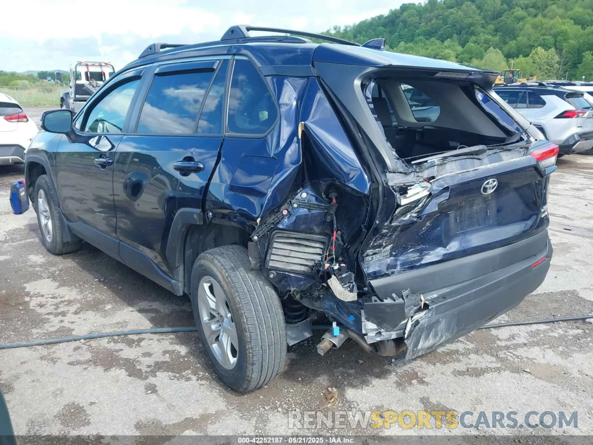 3 Photograph of a damaged car JTMP1RFV4MD071915 TOYOTA RAV4 2021