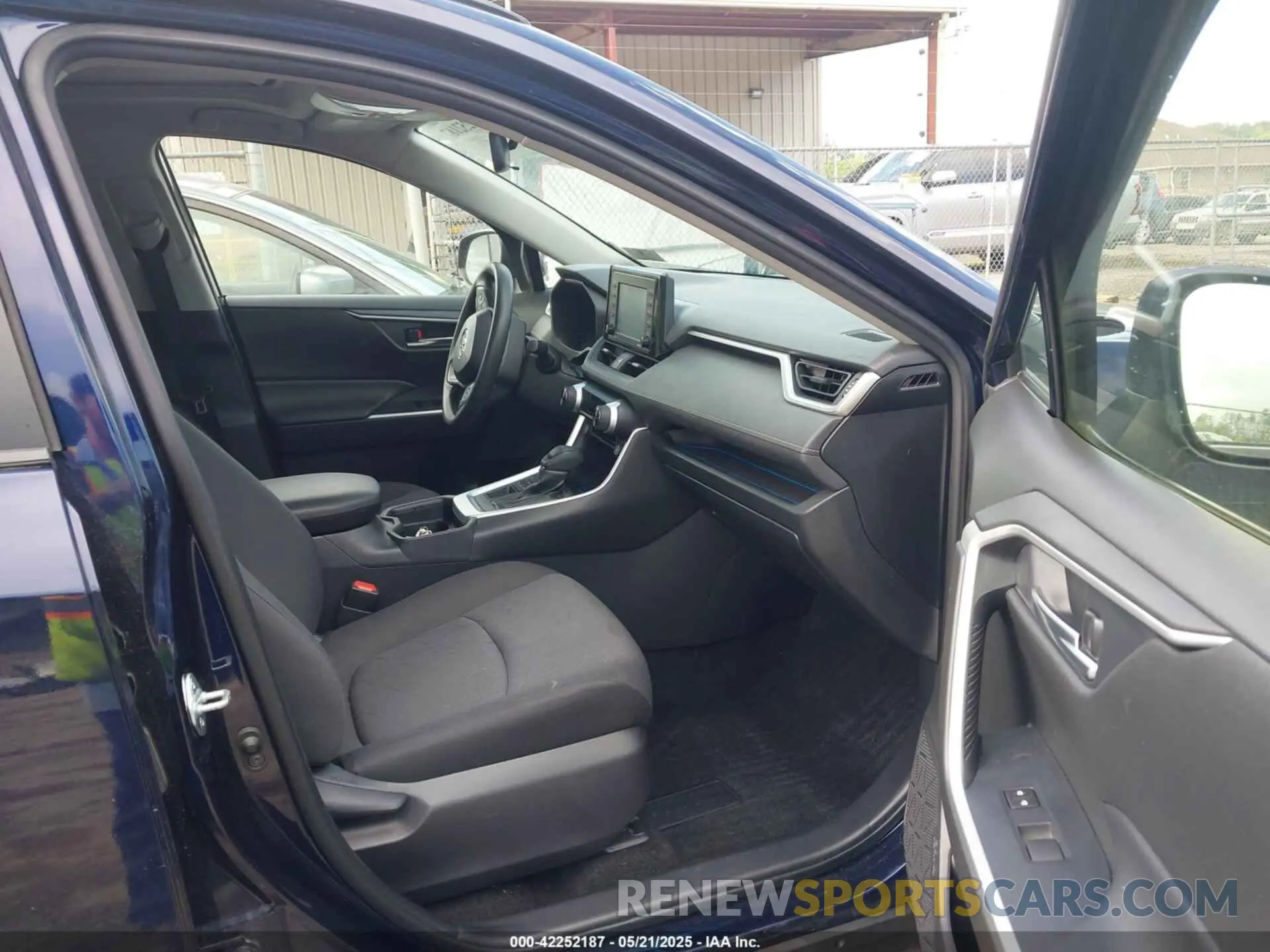 5 Photograph of a damaged car JTMP1RFV4MD071915 TOYOTA RAV4 2021