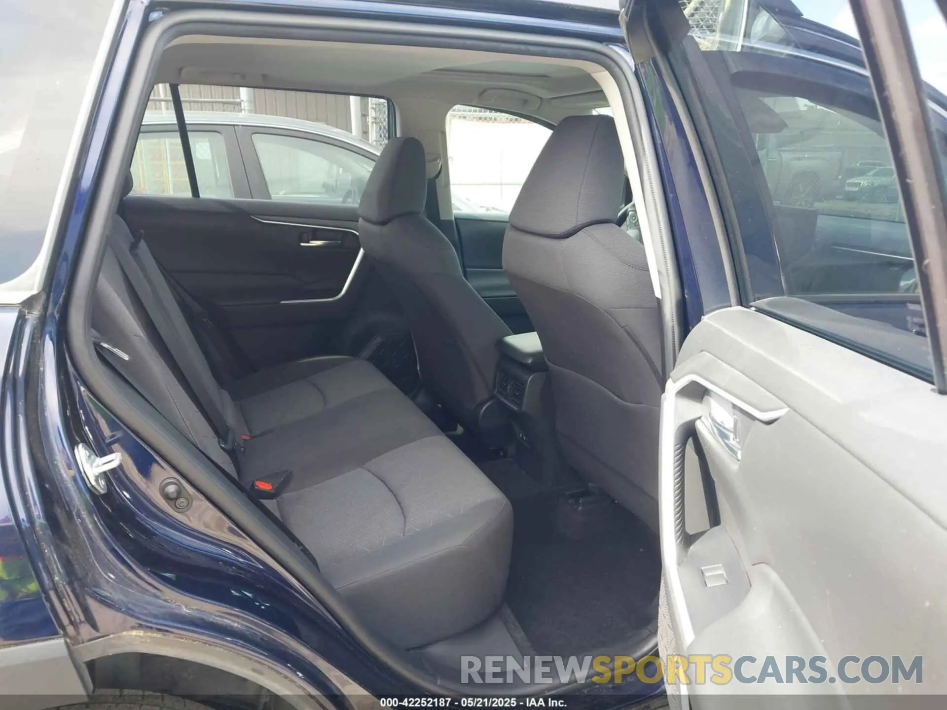 8 Photograph of a damaged car JTMP1RFV4MD071915 TOYOTA RAV4 2021