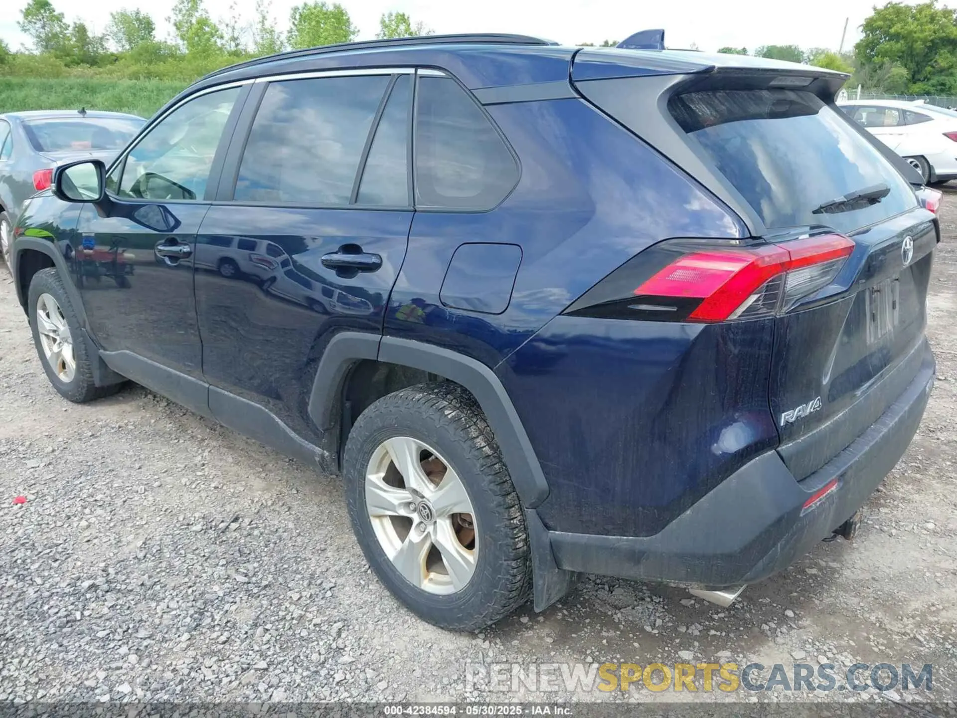 3 Photograph of a damaged car JTMP1RFV7MD069110 TOYOTA RAV4 2021