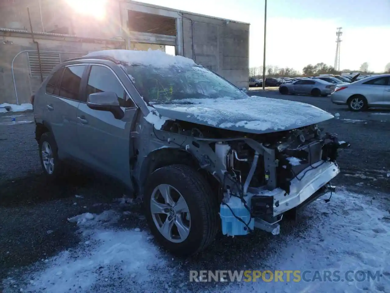 1 Photograph of a damaged car JTMP1RFV9MD080058 TOYOTA RAV4 2021