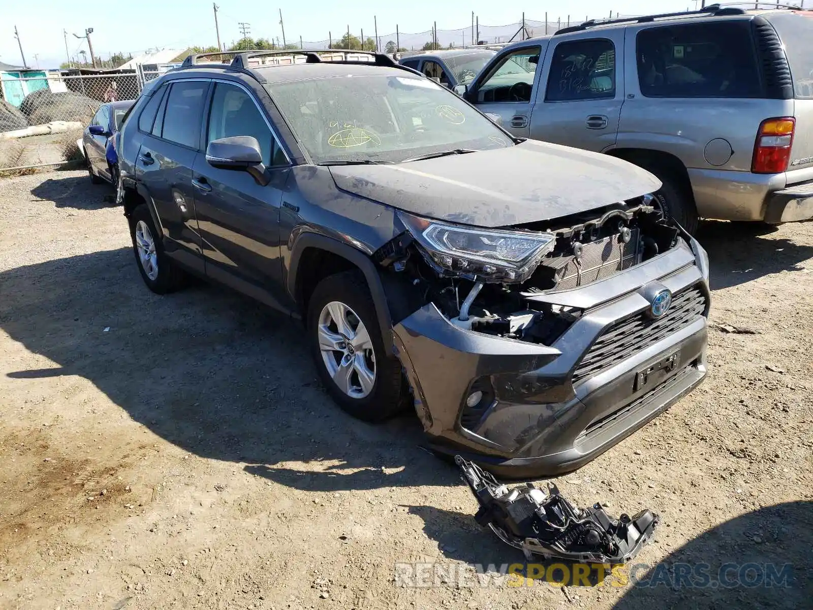 1 Photograph of a damaged car JTMR6RFV1MD015053 TOYOTA RAV4 2021