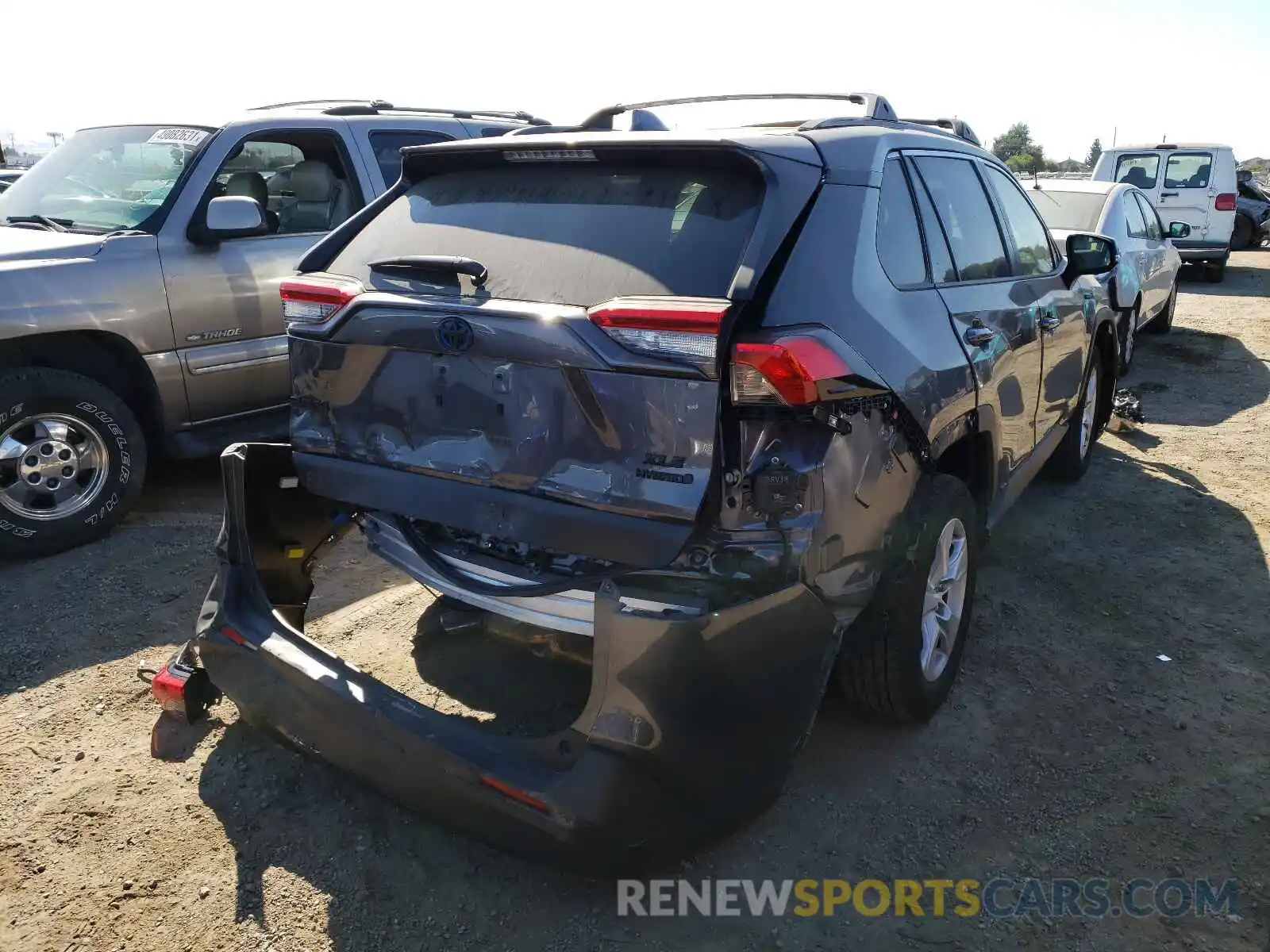 4 Photograph of a damaged car JTMR6RFV1MD015053 TOYOTA RAV4 2021