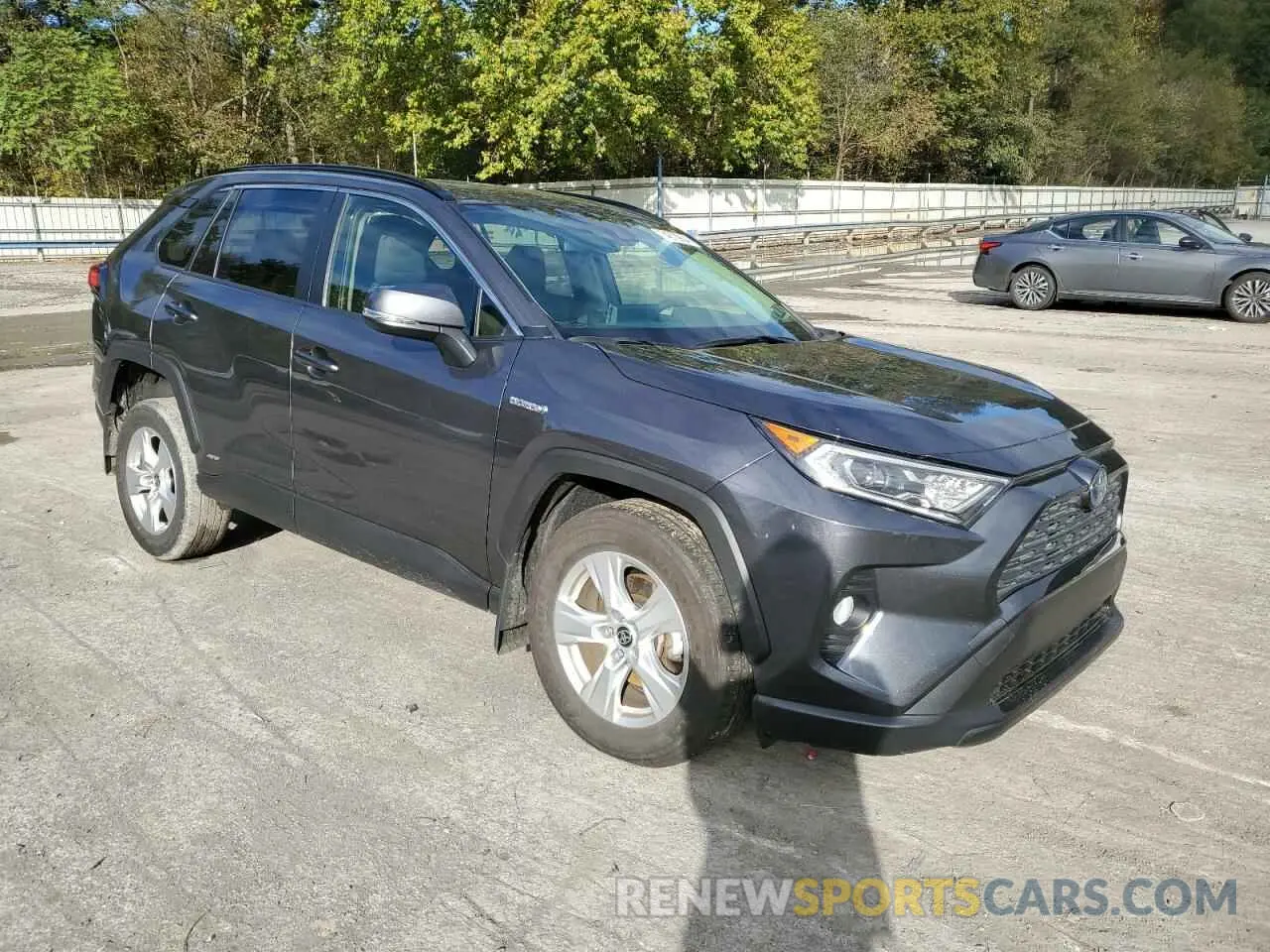 4 Photograph of a damaged car JTMRWRFV0MD125107 TOYOTA RAV4 2021