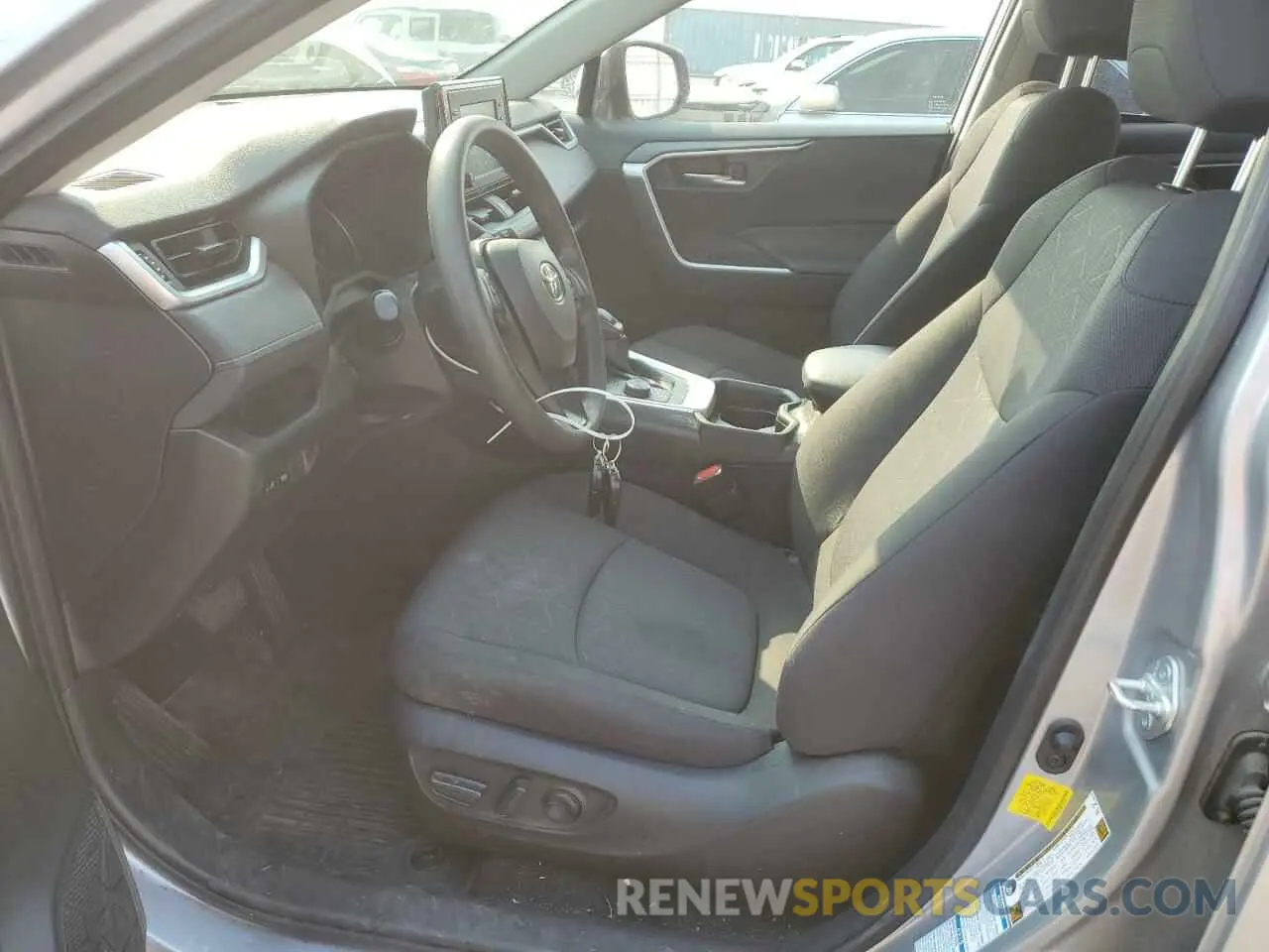 7 Photograph of a damaged car JTMRWRFV4MD117916 TOYOTA RAV4 2021