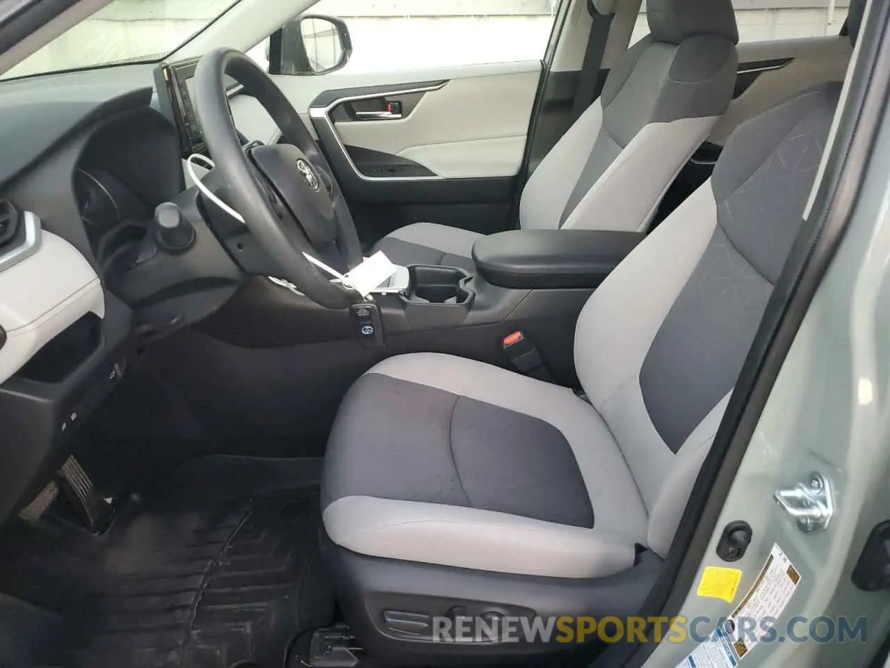 7 Photograph of a damaged car JTMRWRFV5MD136071 TOYOTA RAV4 2021