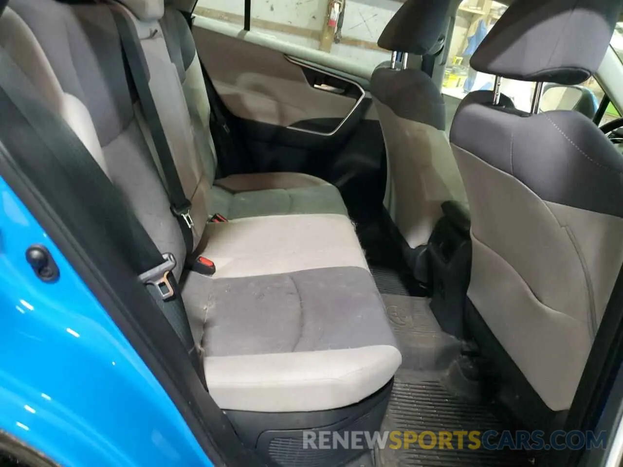 11 Photograph of a damaged car JTMRWRFV5MJ053984 TOYOTA RAV4 2021