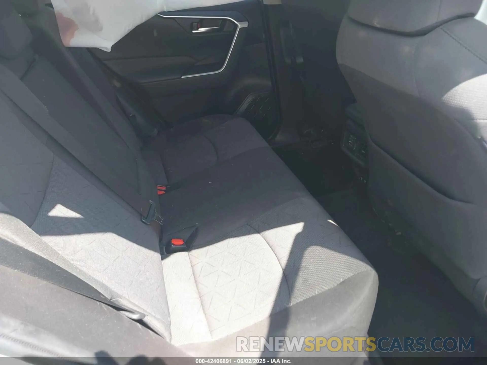 8 Photograph of a damaged car JTMW1RFV2MD063839 TOYOTA RAV4 2021