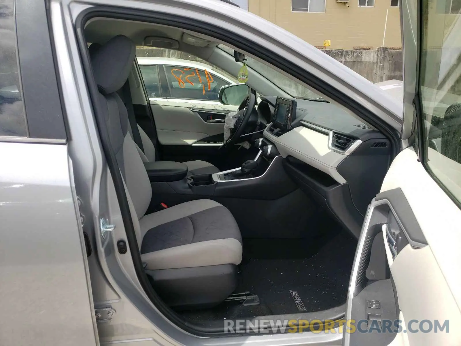 5 Photograph of a damaged car JTMW1RFV6MD068865 TOYOTA RAV4 2021
