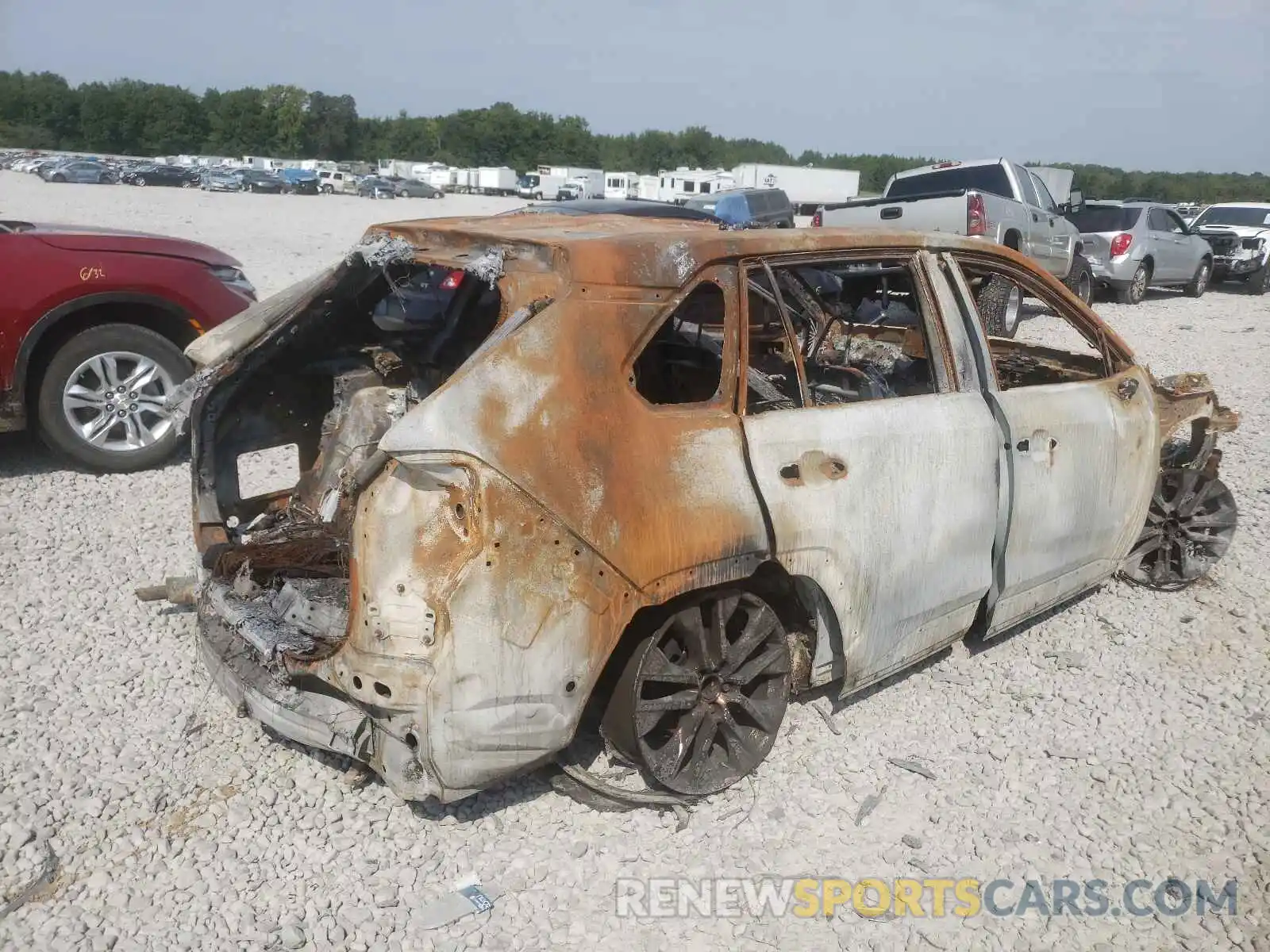 4 Photograph of a damaged car JTMY1RFV6MD070527 TOYOTA RAV4 2021