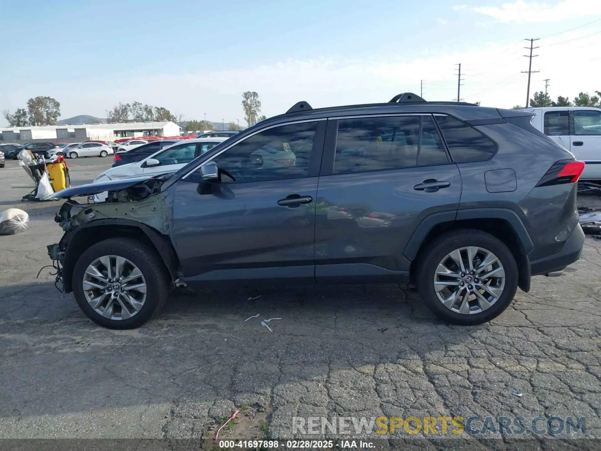 15 Photograph of a damaged car 2T3A1RFV0NW321158 TOYOTA RAV4 2022
