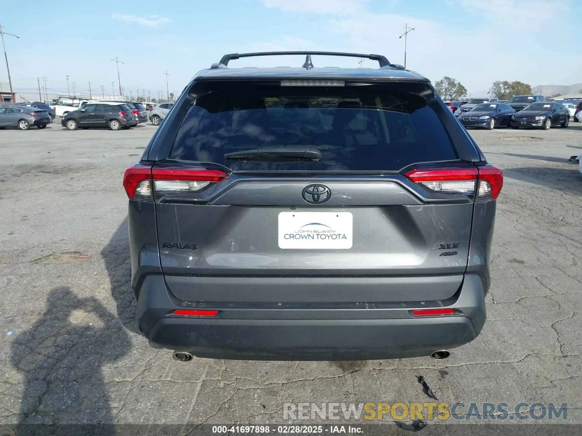 17 Photograph of a damaged car 2T3A1RFV0NW321158 TOYOTA RAV4 2022