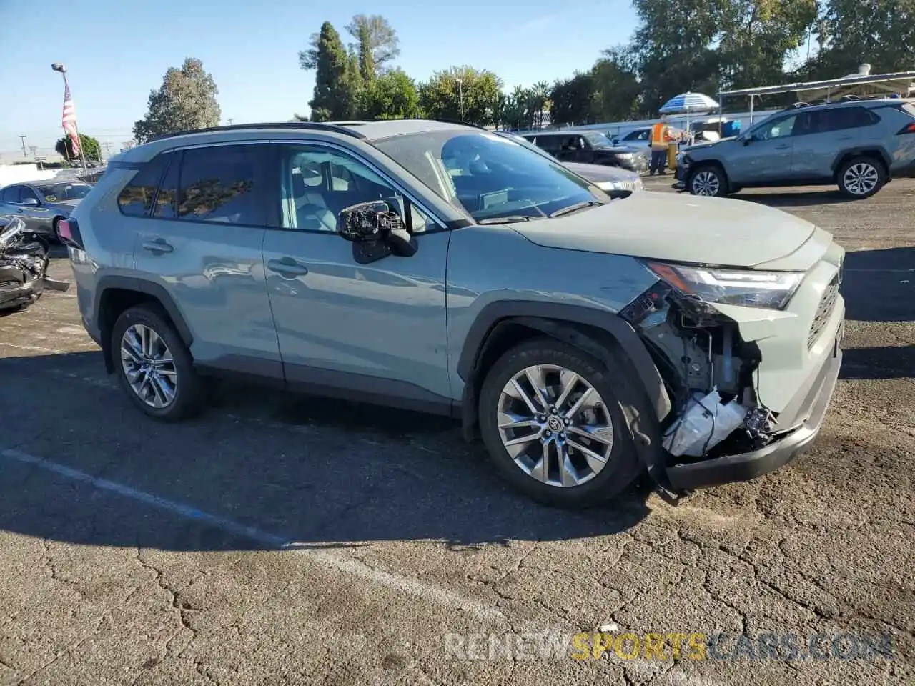 4 Photograph of a damaged car 2T3A1RFV1NW305339 TOYOTA RAV4 2022