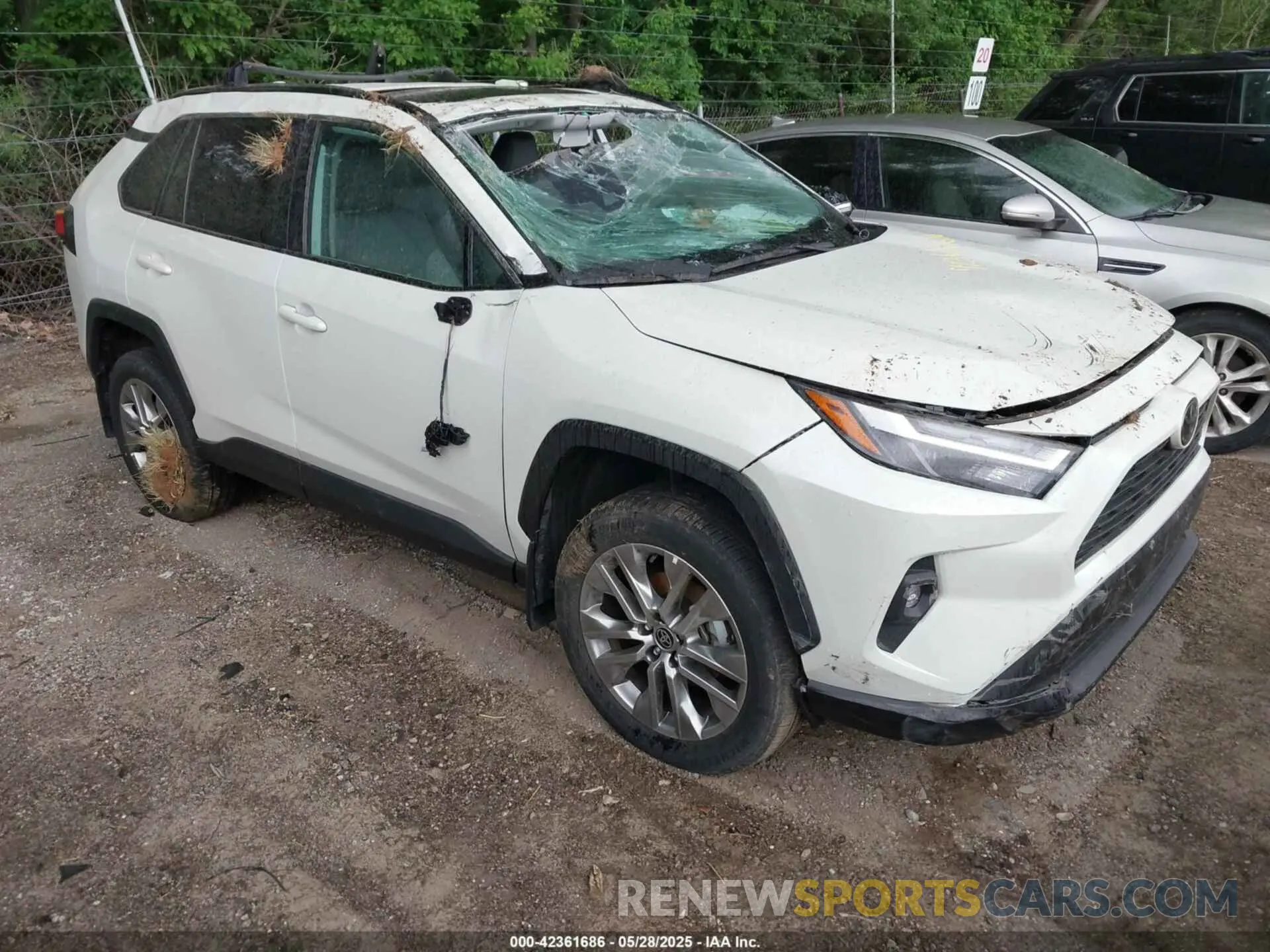 1 Photograph of a damaged car 2T3A1RFV1NW312419 TOYOTA RAV4 2022