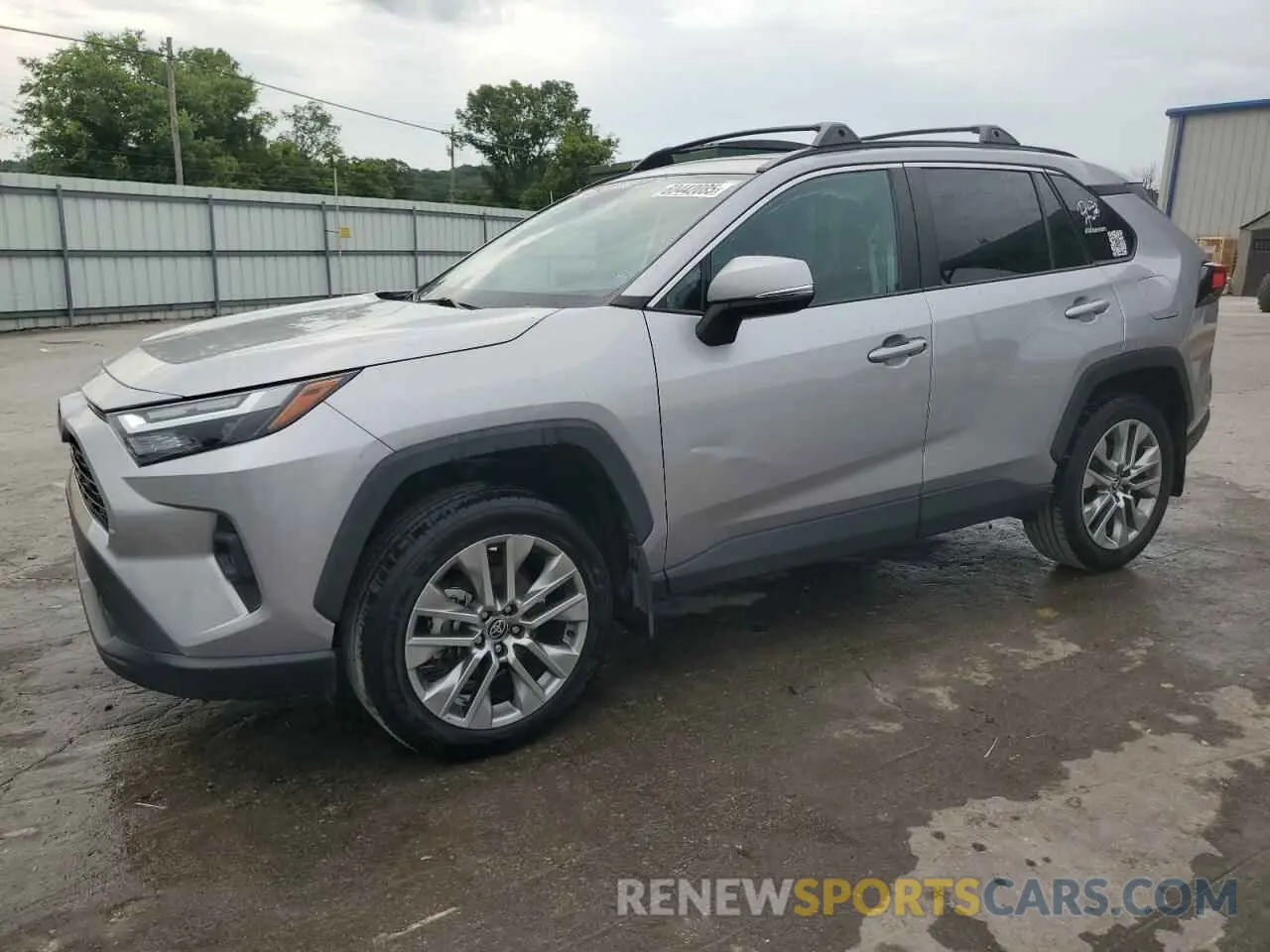 1 Photograph of a damaged car 2T3A1RFV2NC271445 TOYOTA RAV4 2022
