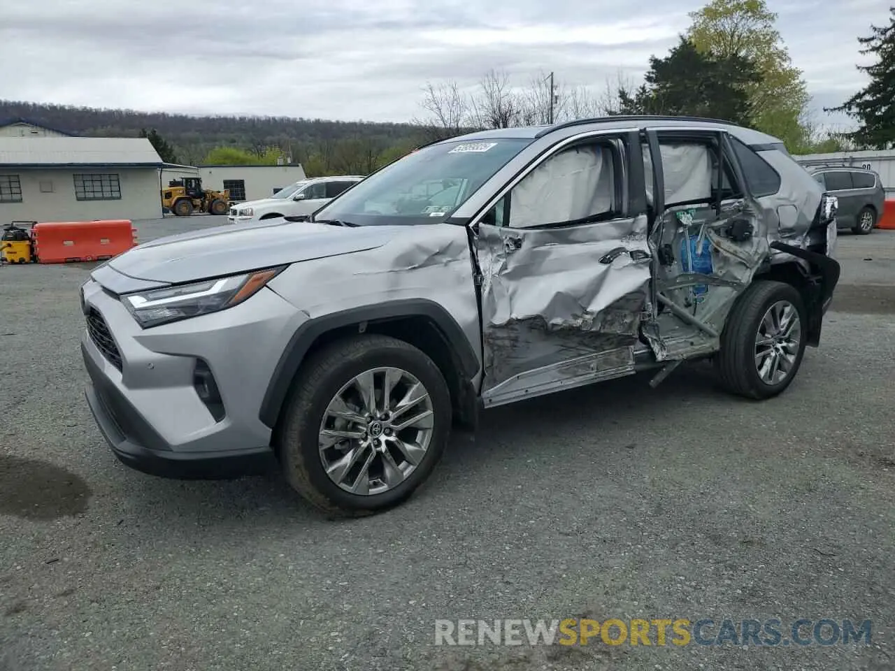 1 Photograph of a damaged car 2T3A1RFV2NC295244 TOYOTA RAV4 2022