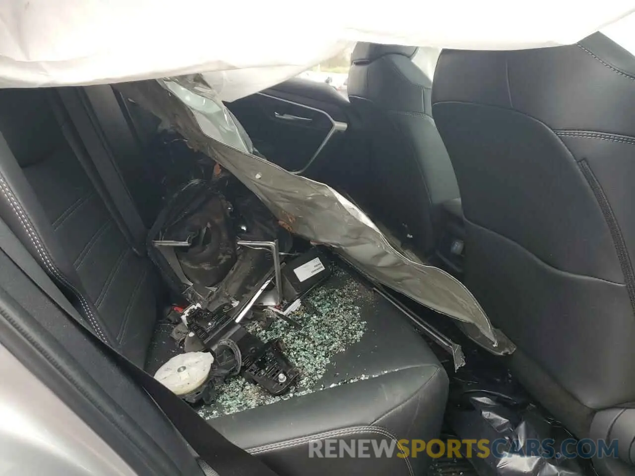10 Photograph of a damaged car 2T3A1RFV2NC295244 TOYOTA RAV4 2022