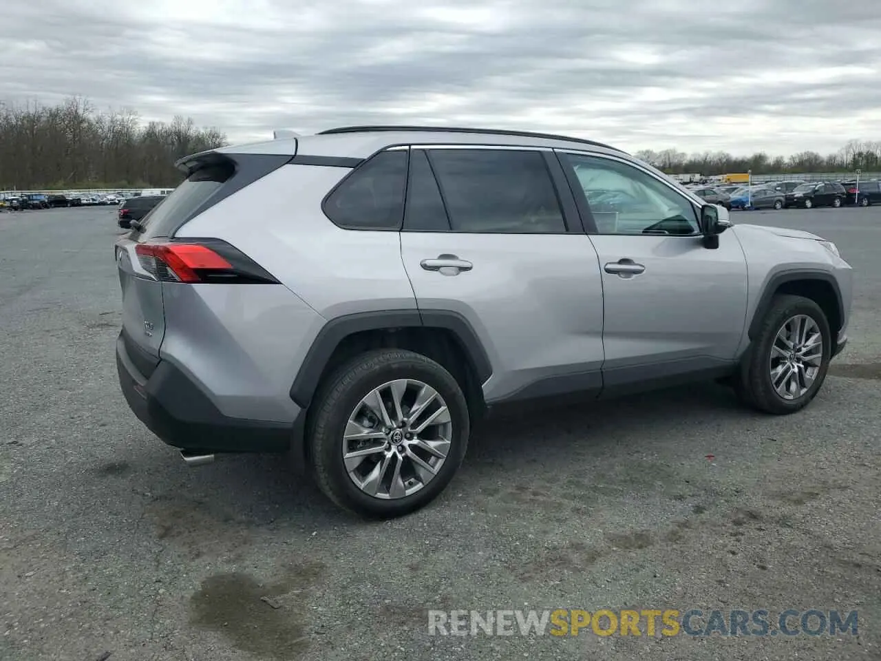 3 Photograph of a damaged car 2T3A1RFV2NC295244 TOYOTA RAV4 2022