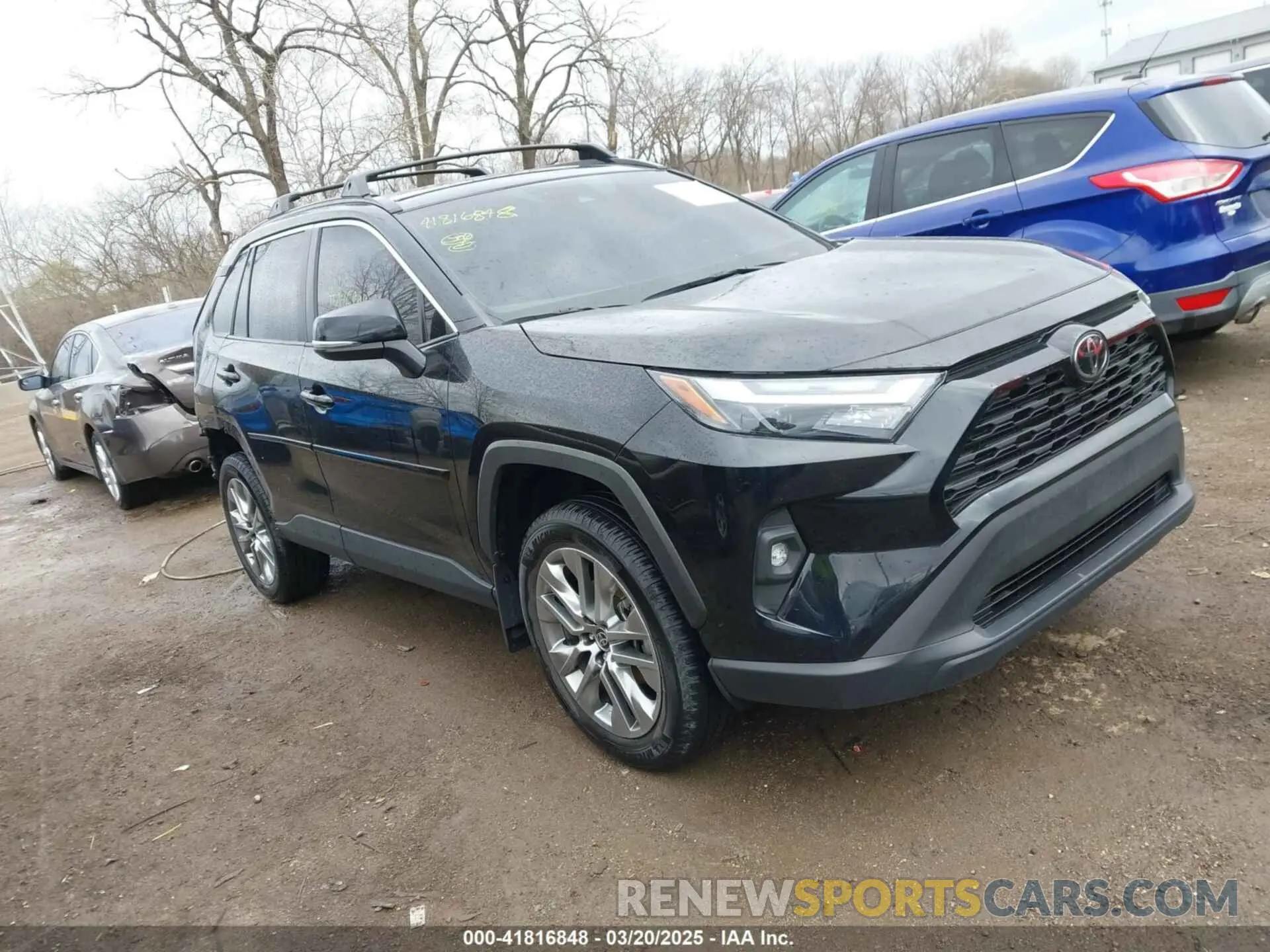 1 Photograph of a damaged car 2T3A1RFV2NC320305 TOYOTA RAV4 2022