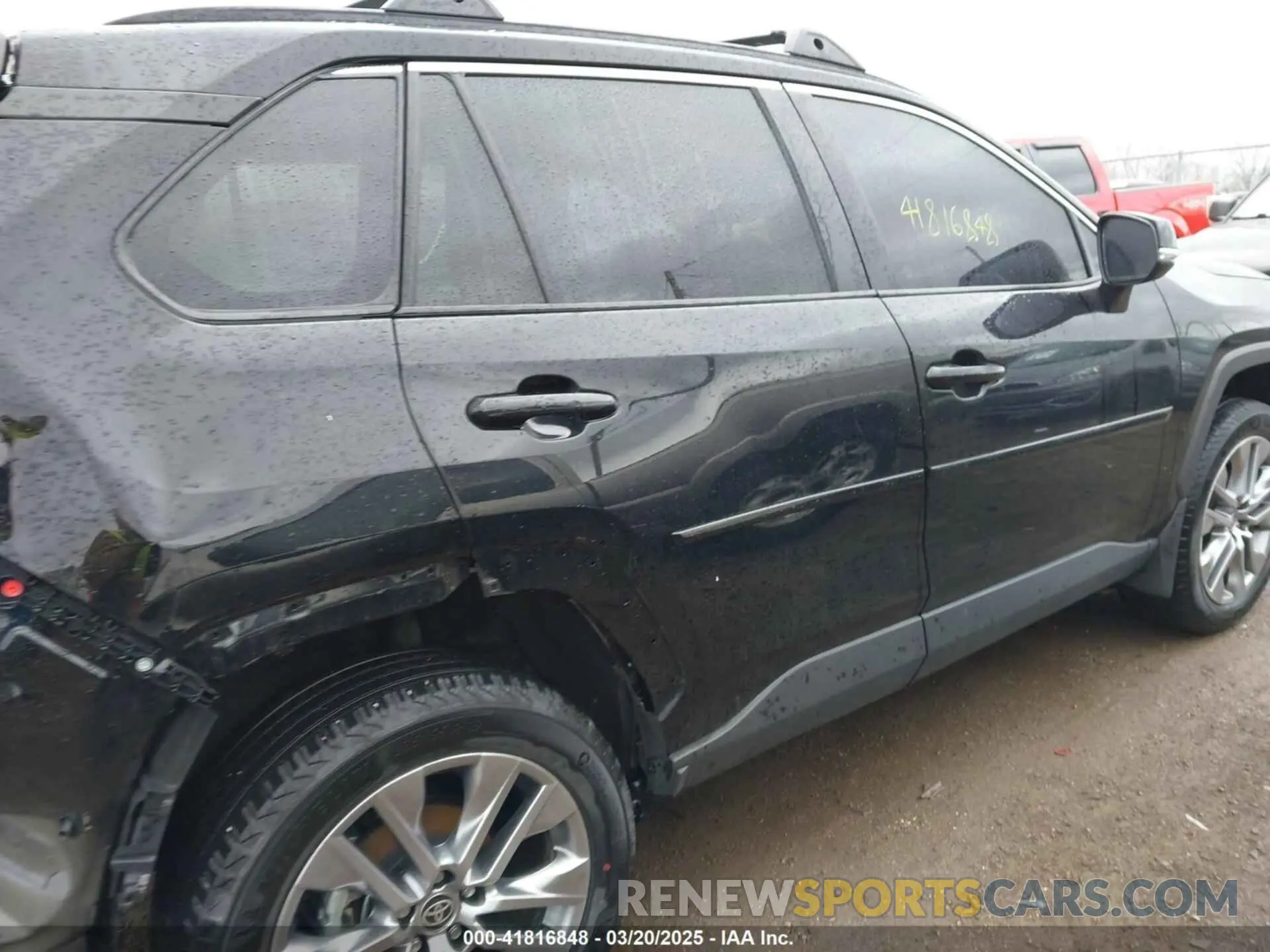 14 Photograph of a damaged car 2T3A1RFV2NC320305 TOYOTA RAV4 2022