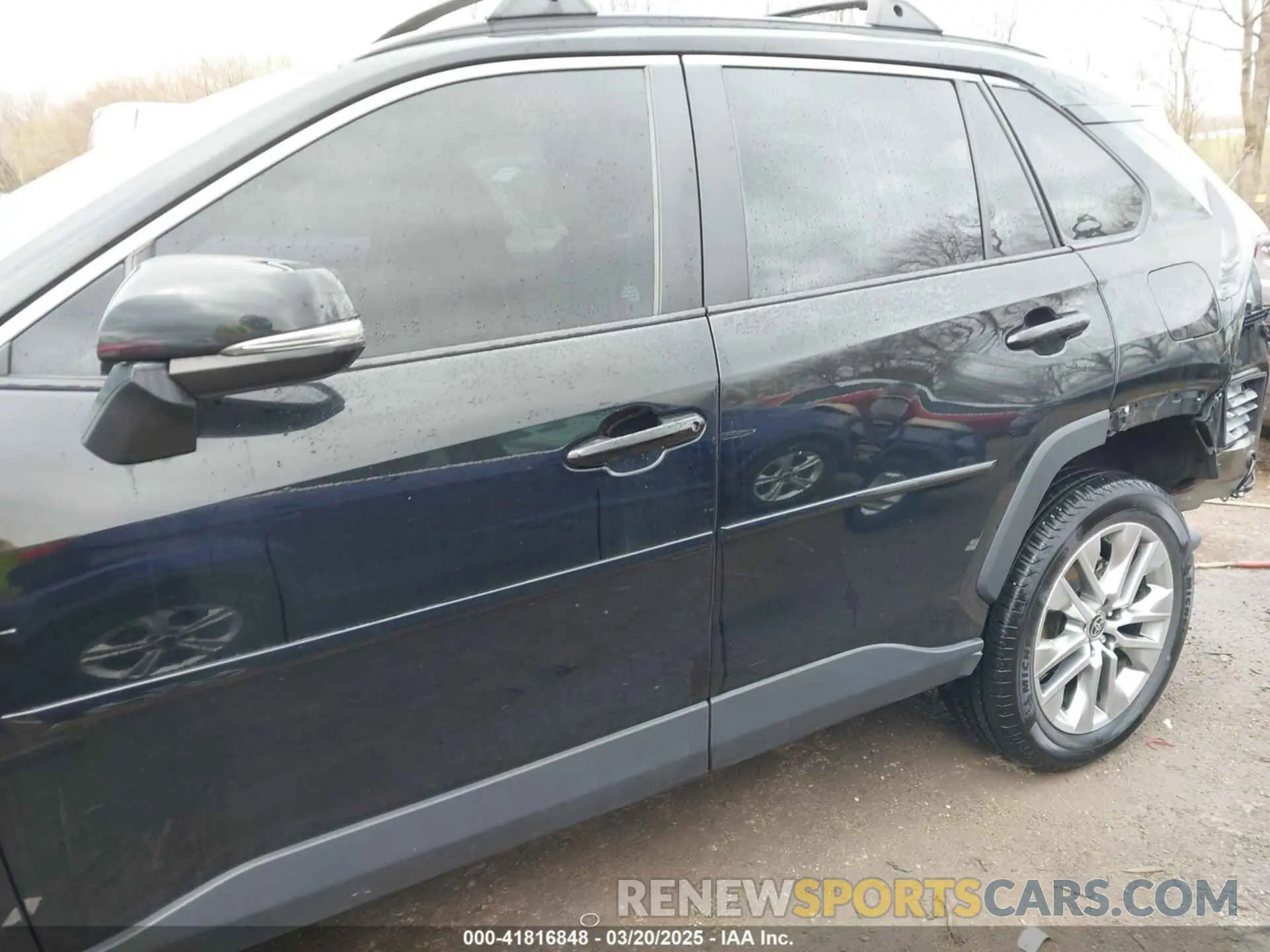 15 Photograph of a damaged car 2T3A1RFV2NC320305 TOYOTA RAV4 2022