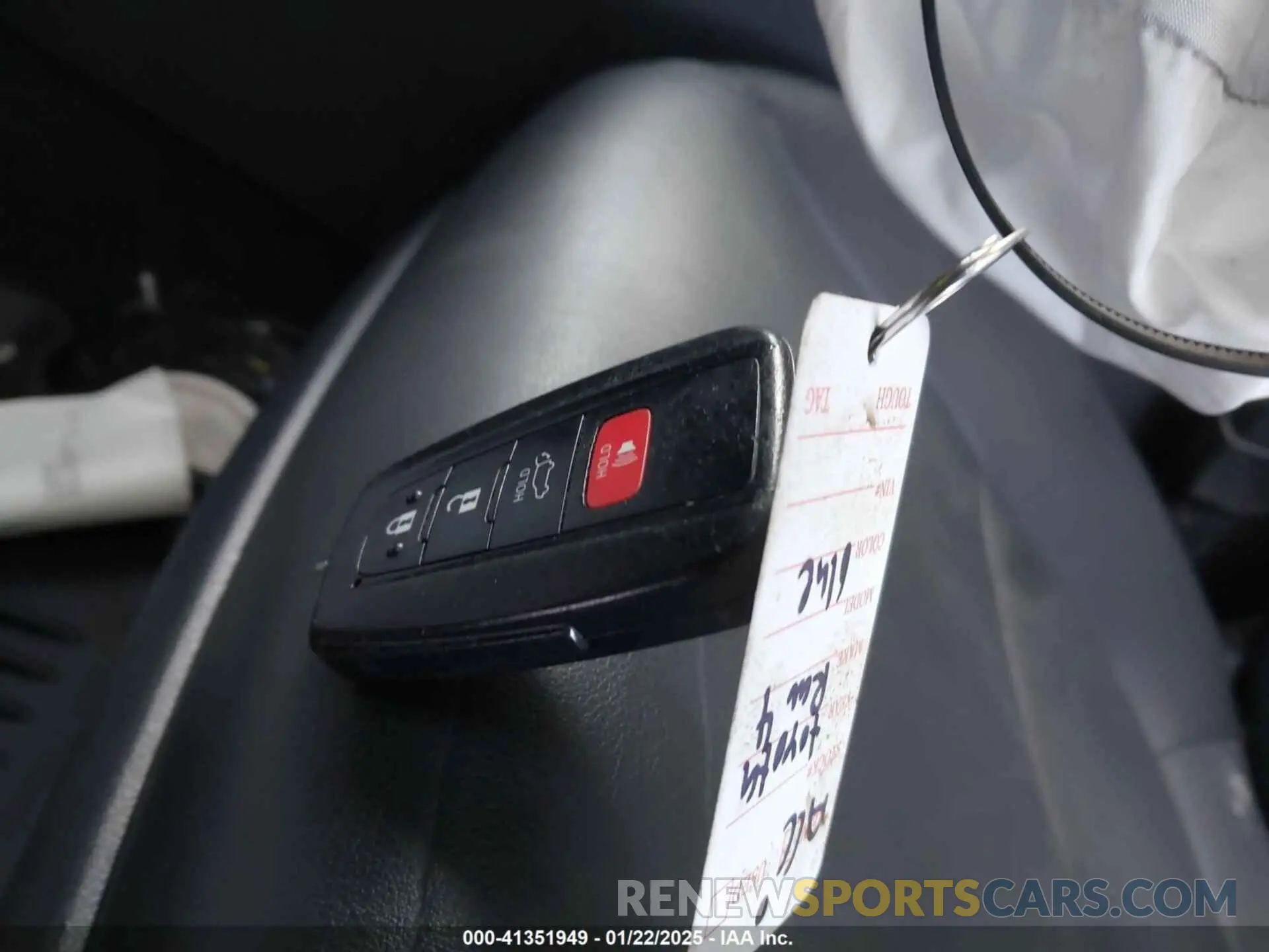11 Photograph of a damaged car 2T3A1RFV3NW302152 TOYOTA RAV4 2022