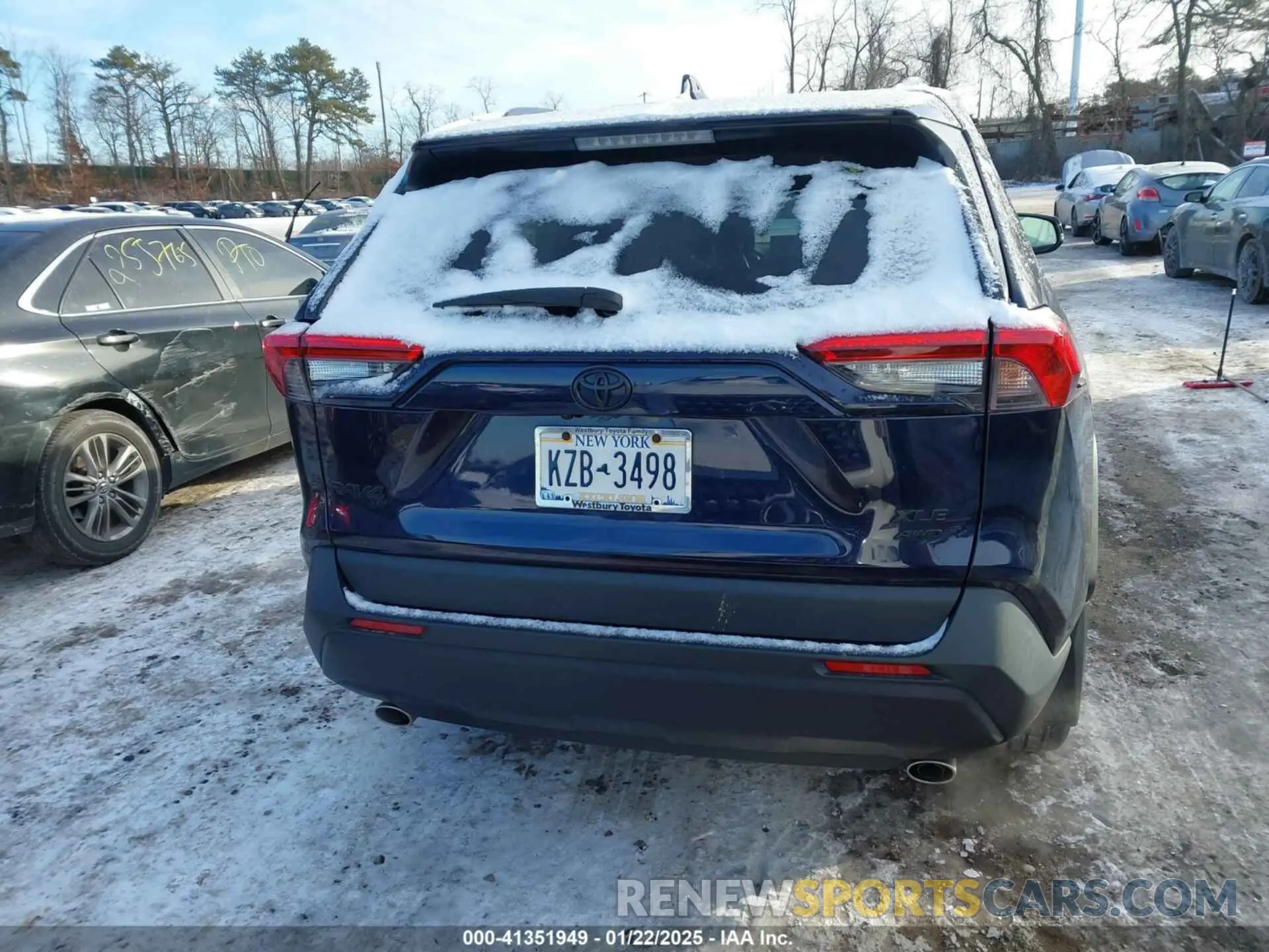 16 Photograph of a damaged car 2T3A1RFV3NW302152 TOYOTA RAV4 2022