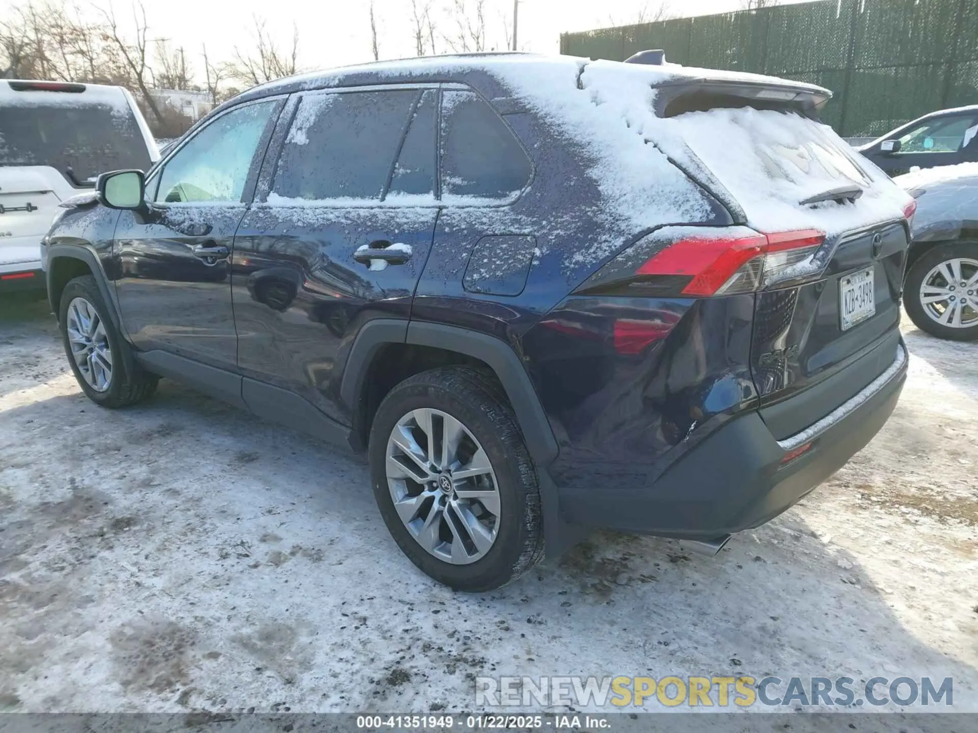 3 Photograph of a damaged car 2T3A1RFV3NW302152 TOYOTA RAV4 2022