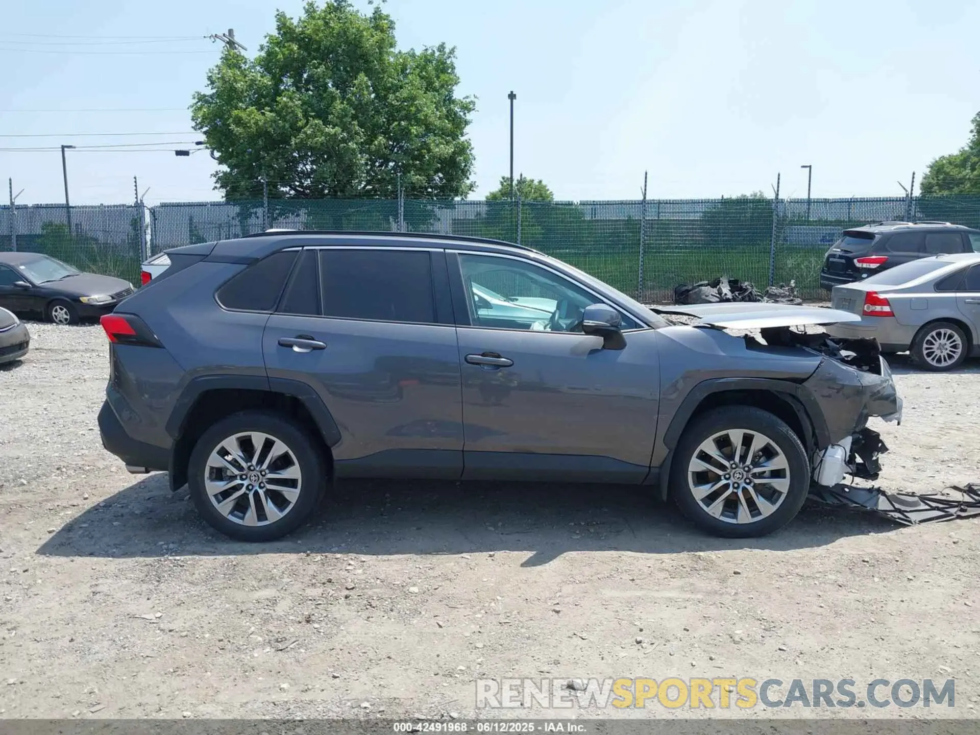 14 Photograph of a damaged car 2T3A1RFV4NC288327 TOYOTA RAV4 2022