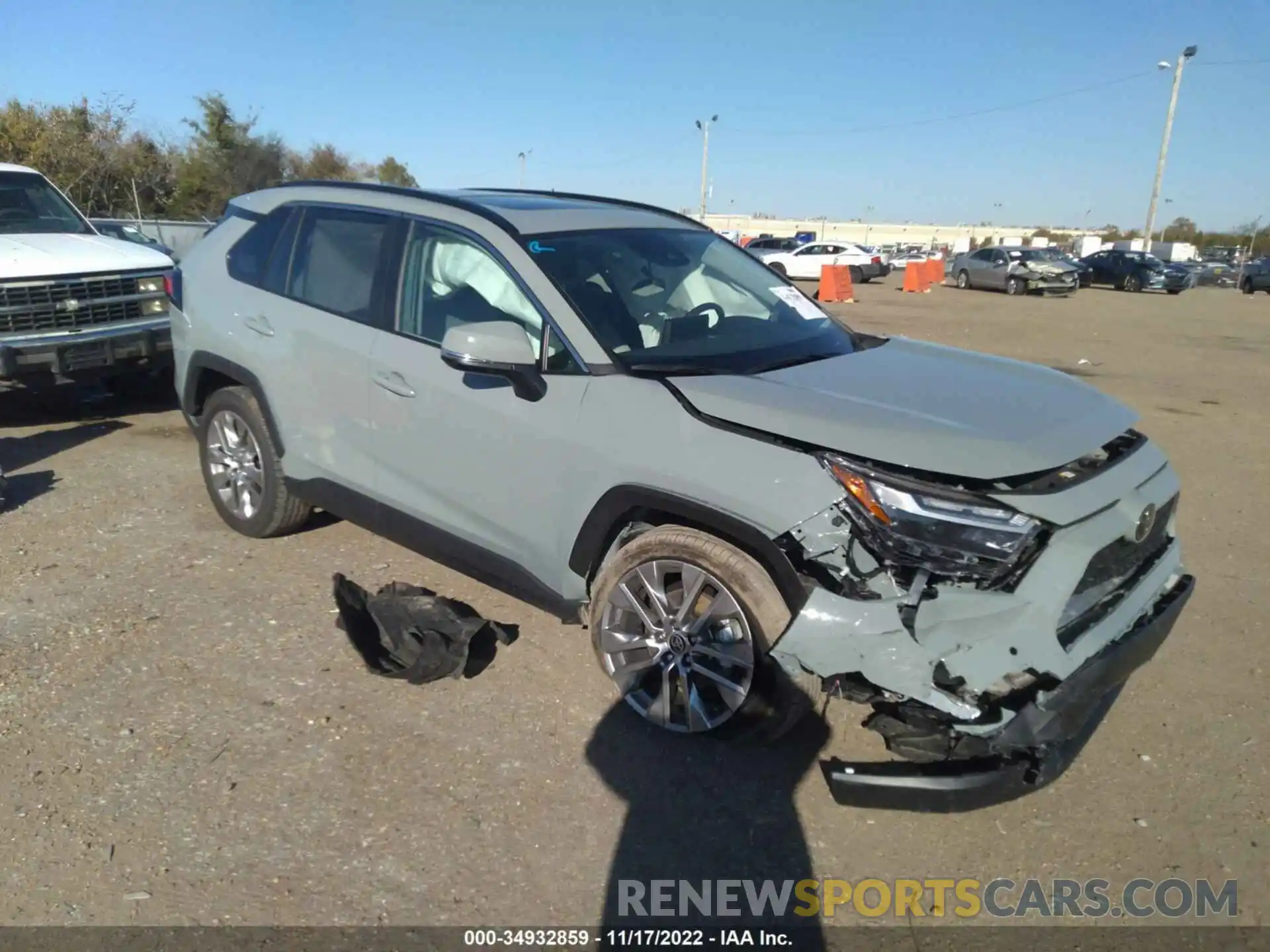 1 Photograph of a damaged car 2T3A1RFV4NW249722 TOYOTA RAV4 2022