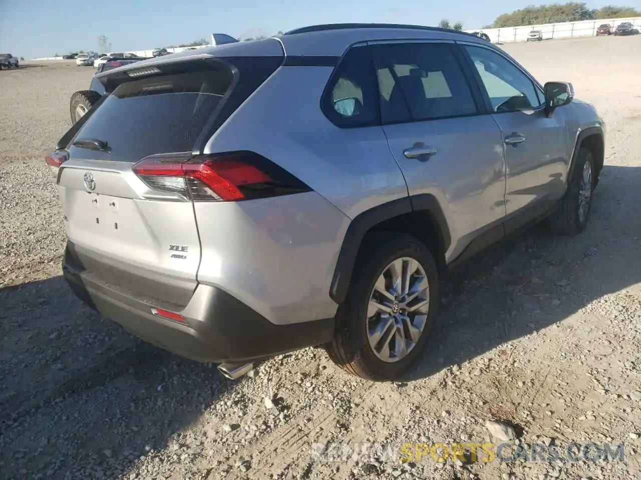 4 Photograph of a damaged car 2T3A1RFV4NW278251 TOYOTA RAV4 2022