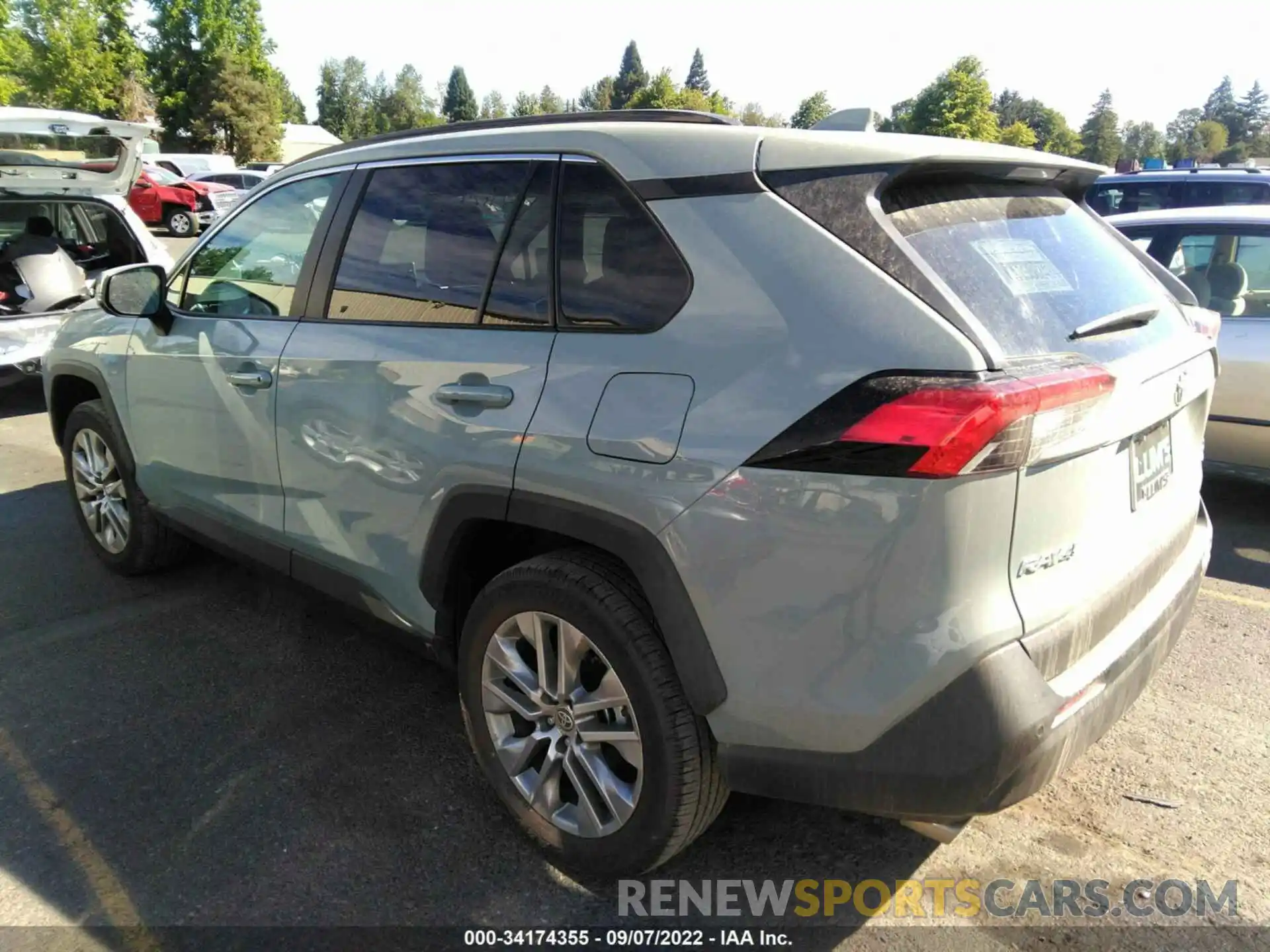 3 Photograph of a damaged car 2T3A1RFV4NW285751 TOYOTA RAV4 2022