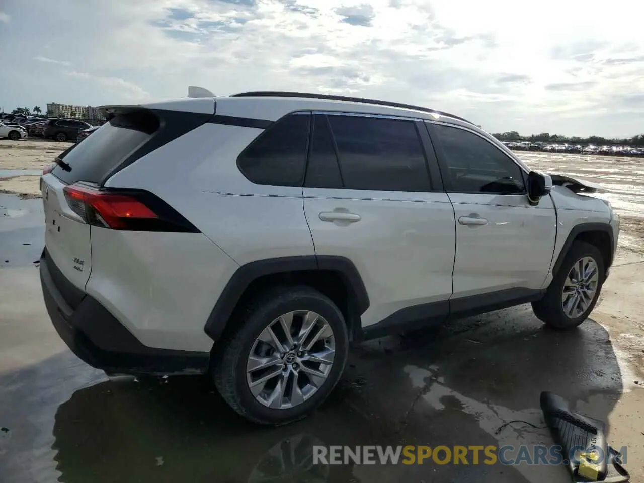 3 Photograph of a damaged car 2T3A1RFV4NW297186 TOYOTA RAV4 2022