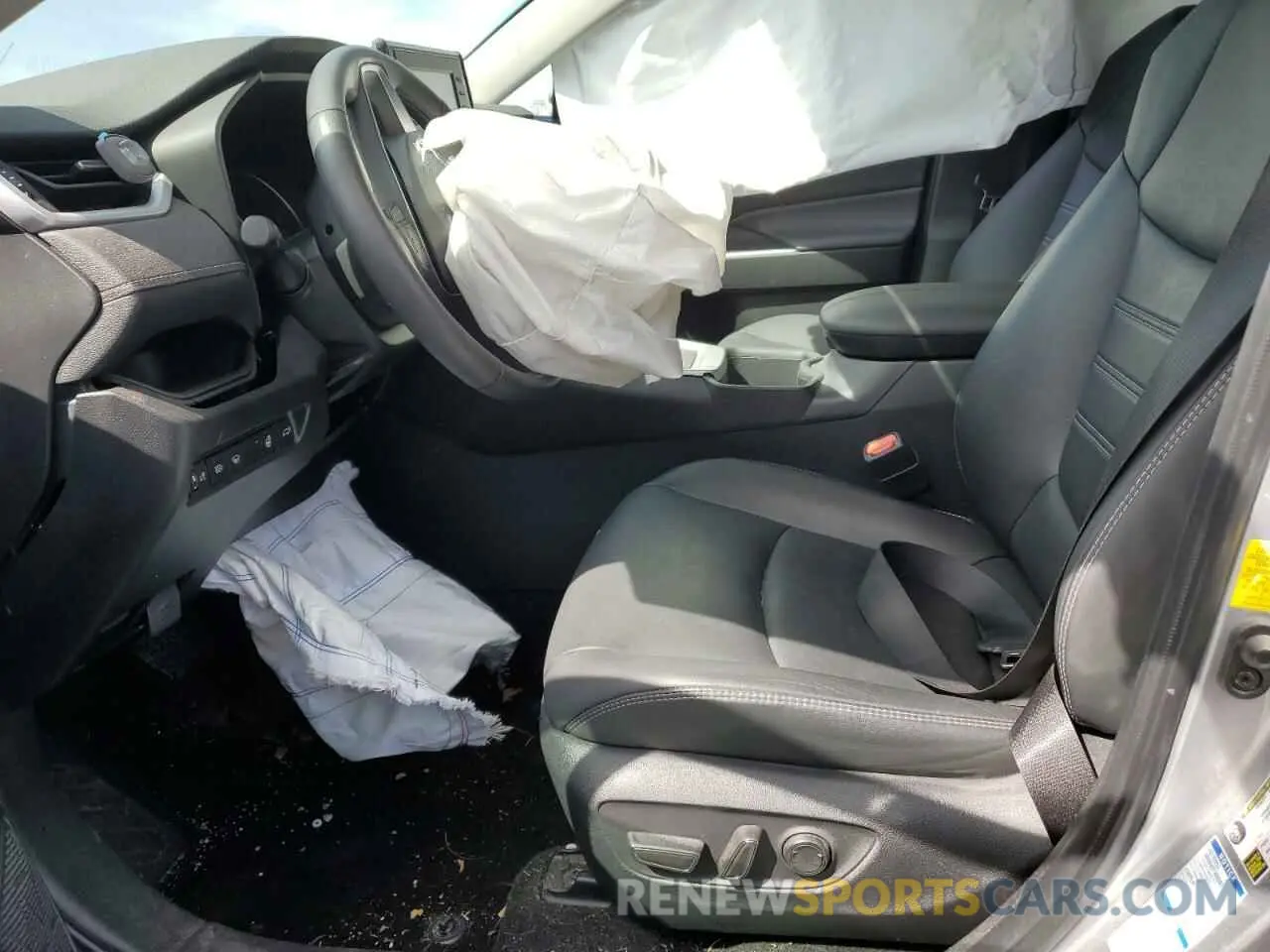 7 Photograph of a damaged car 2T3A1RFV5NC317527 TOYOTA RAV4 2022