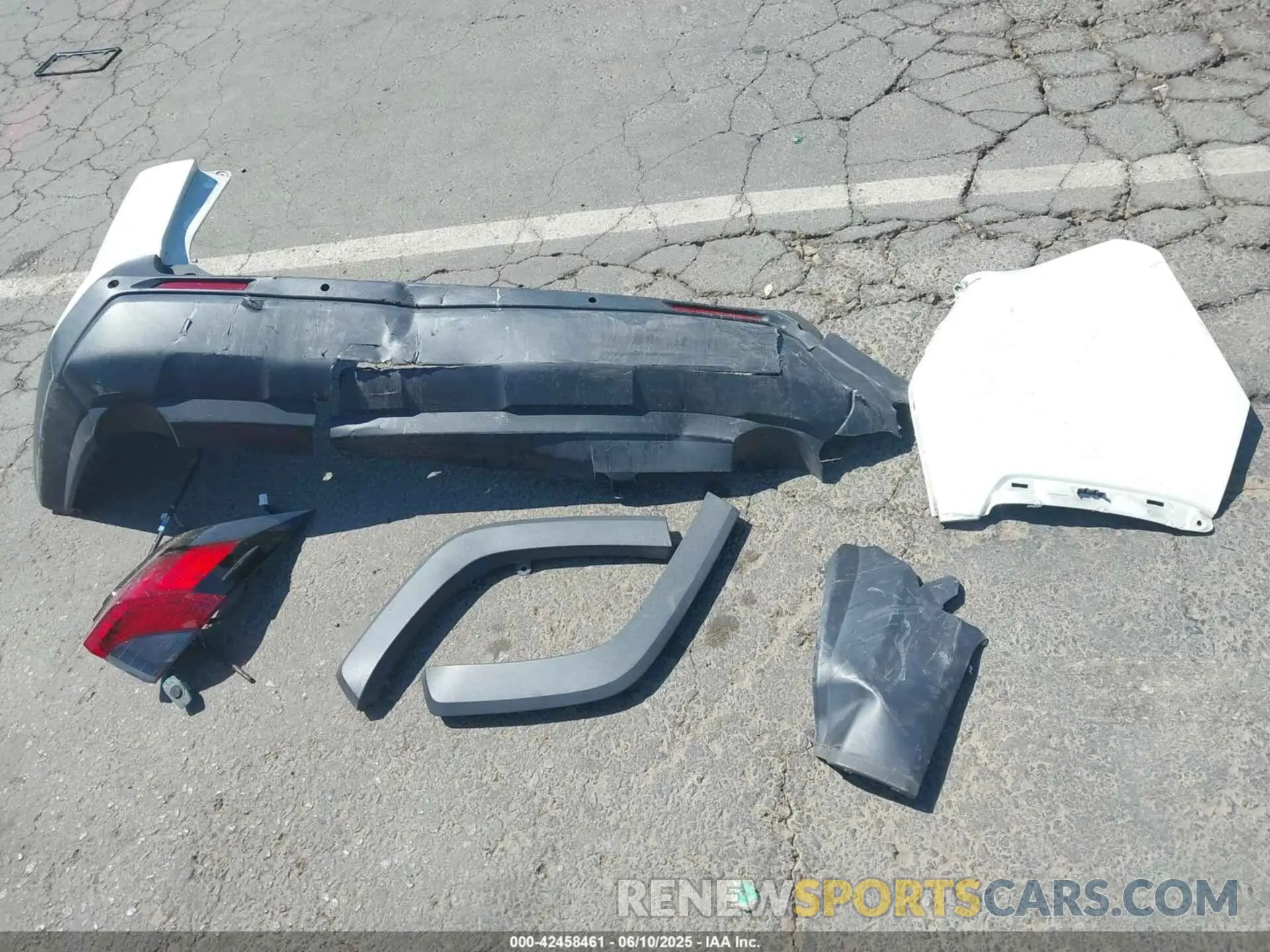 12 Photograph of a damaged car 2T3A1RFV5NW254749 TOYOTA RAV4 2022