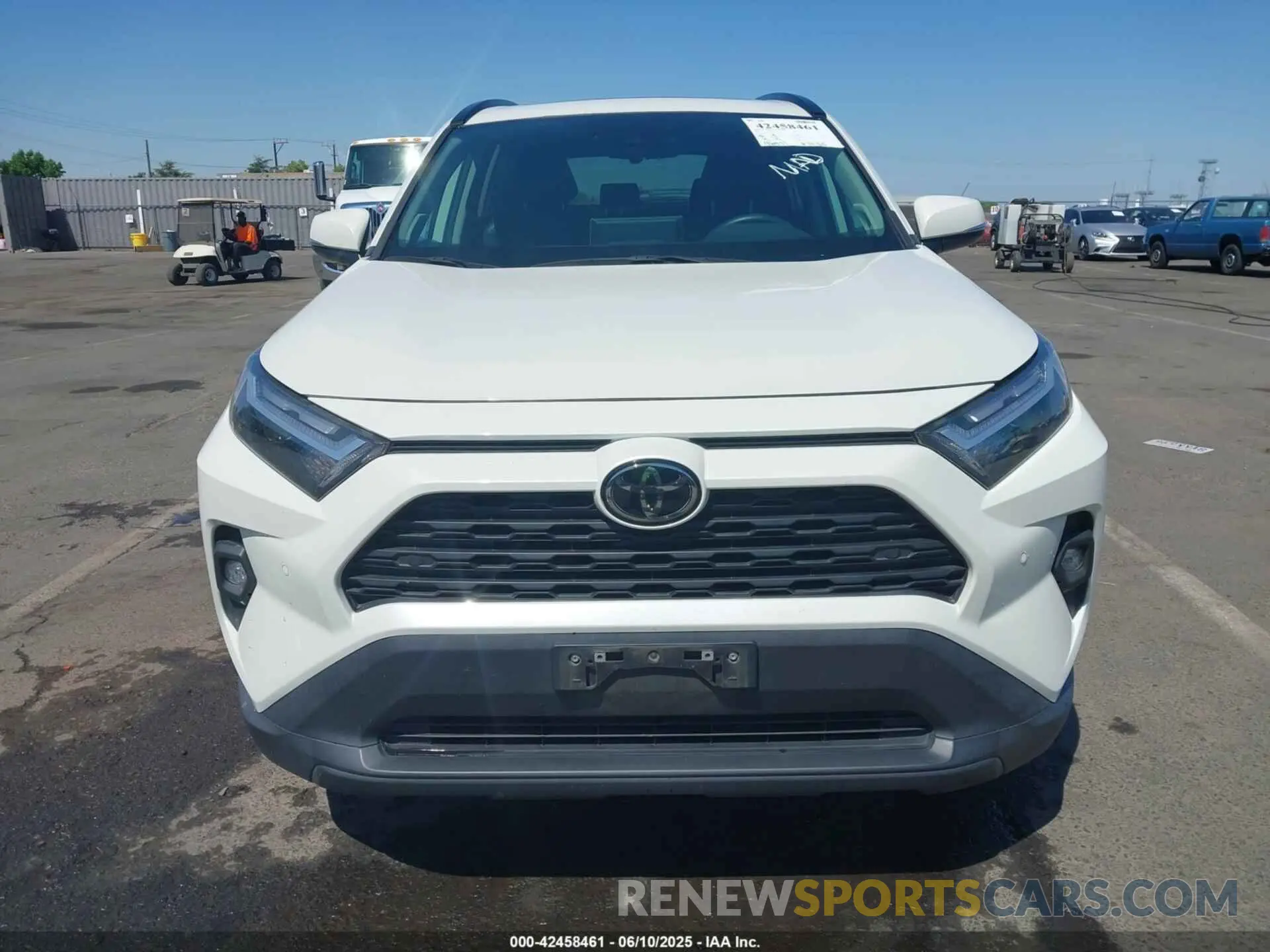 13 Photograph of a damaged car 2T3A1RFV5NW254749 TOYOTA RAV4 2022