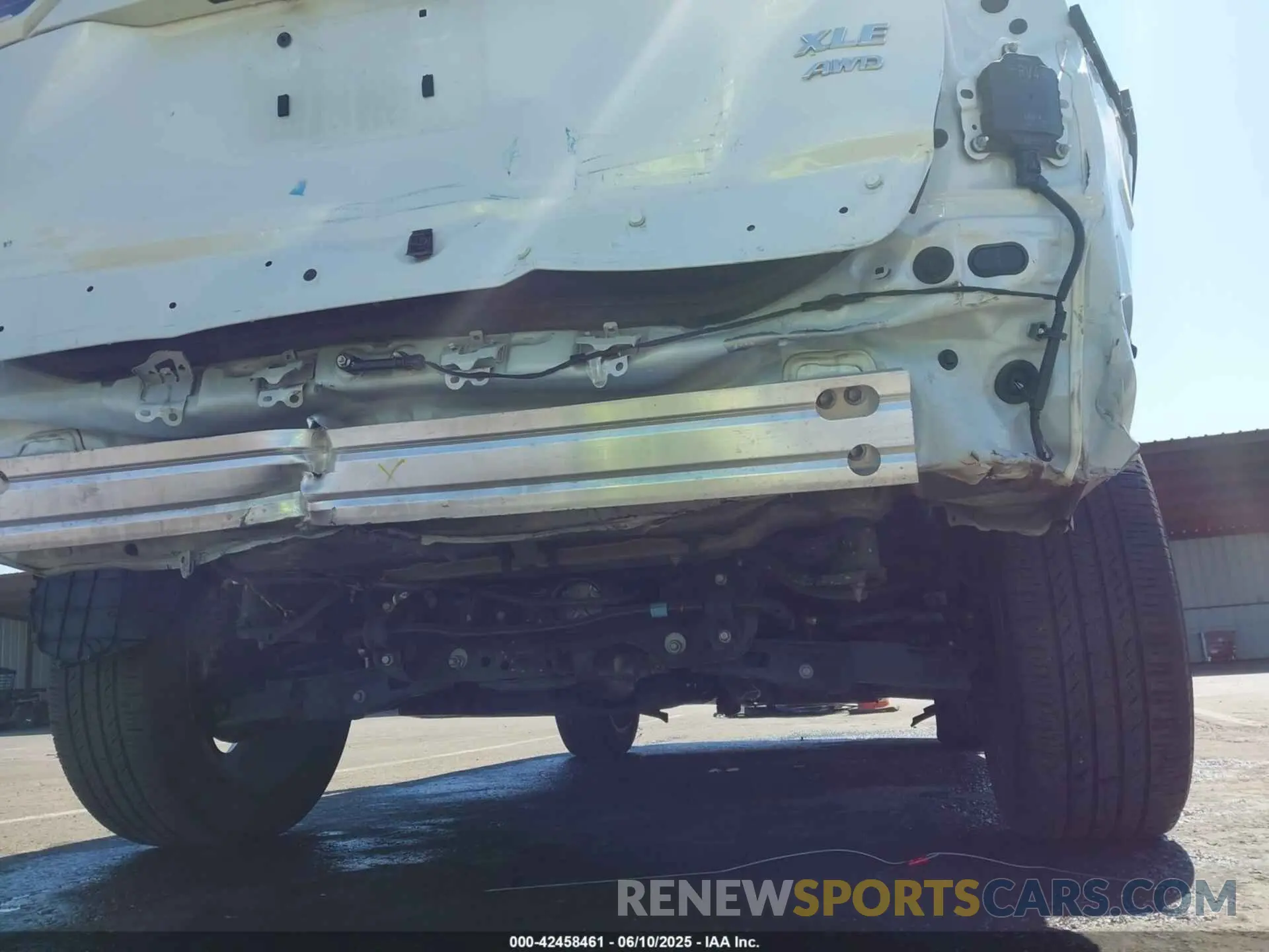 18 Photograph of a damaged car 2T3A1RFV5NW254749 TOYOTA RAV4 2022