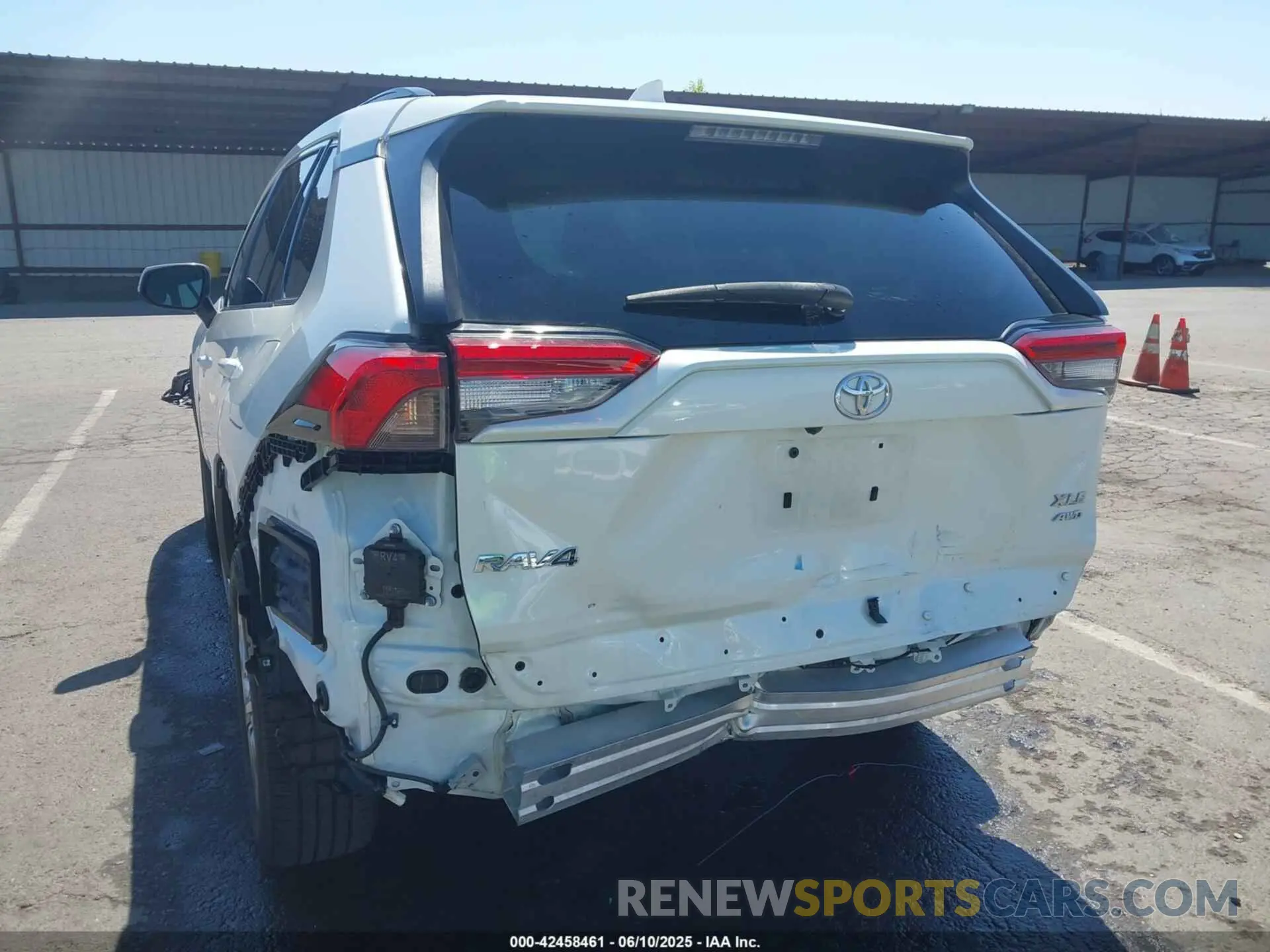 6 Photograph of a damaged car 2T3A1RFV5NW254749 TOYOTA RAV4 2022