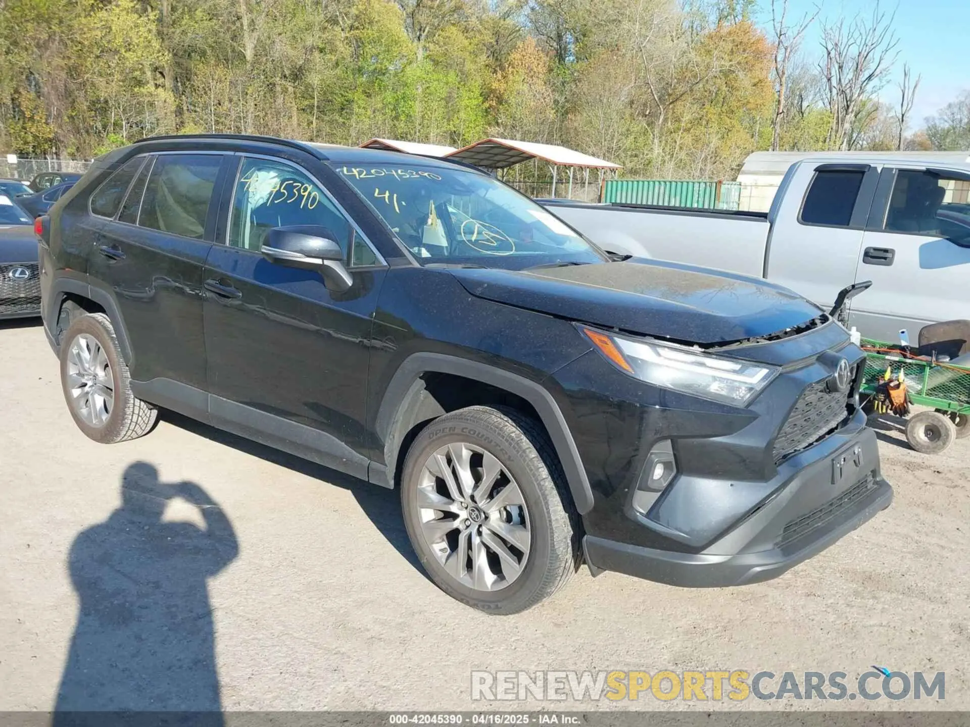 1 Photograph of a damaged car 2T3A1RFV6NC283890 TOYOTA RAV4 2022