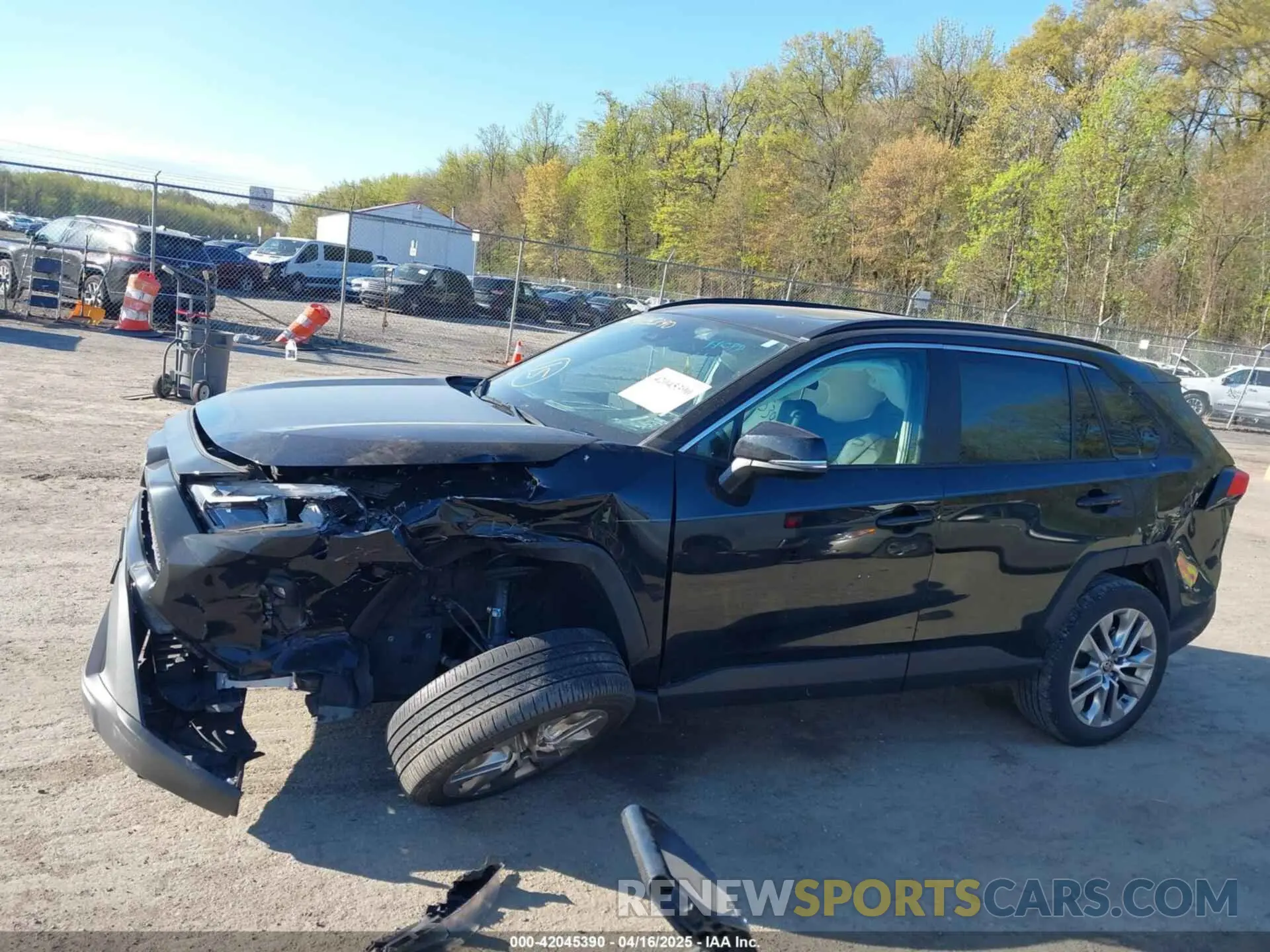 14 Photograph of a damaged car 2T3A1RFV6NC283890 TOYOTA RAV4 2022