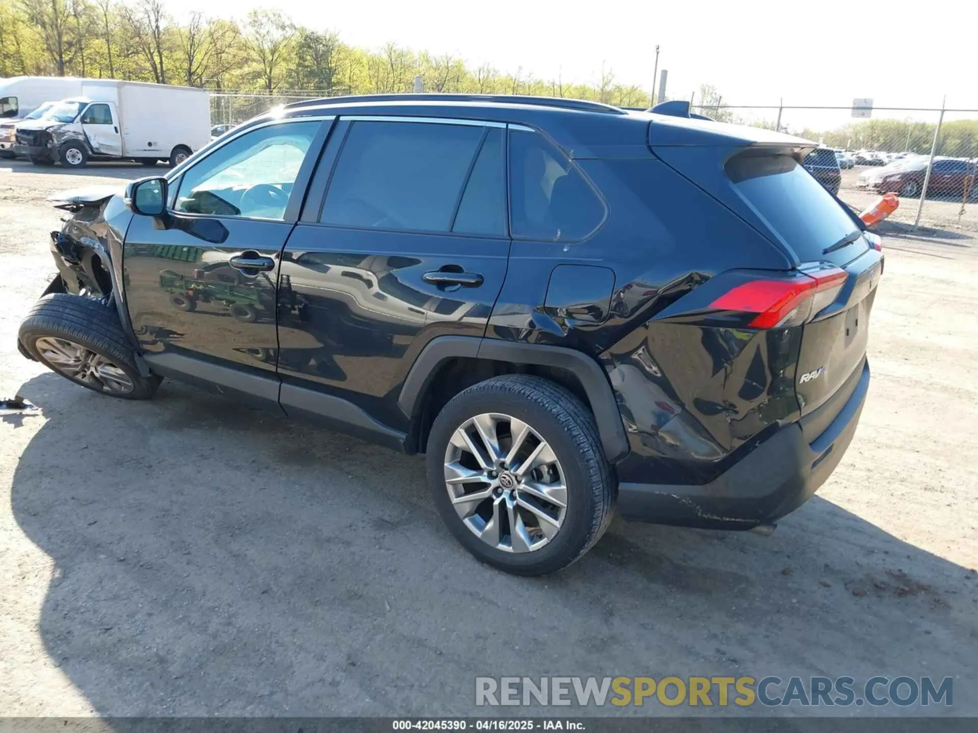 3 Photograph of a damaged car 2T3A1RFV6NC283890 TOYOTA RAV4 2022