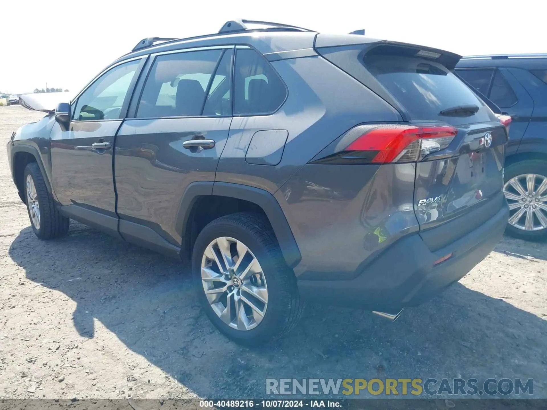 3 Photograph of a damaged car 2T3A1RFV6NC321666 TOYOTA RAV4 2022