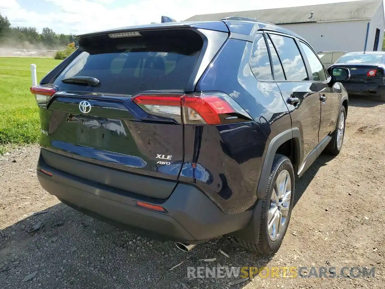 4 Photograph of a damaged car 2T3A1RFV6NW259622 TOYOTA RAV4 2022